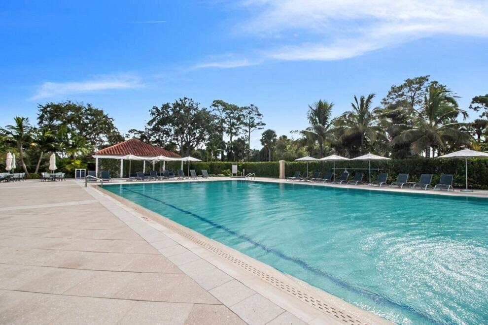 BREAKERS WEST - Residential