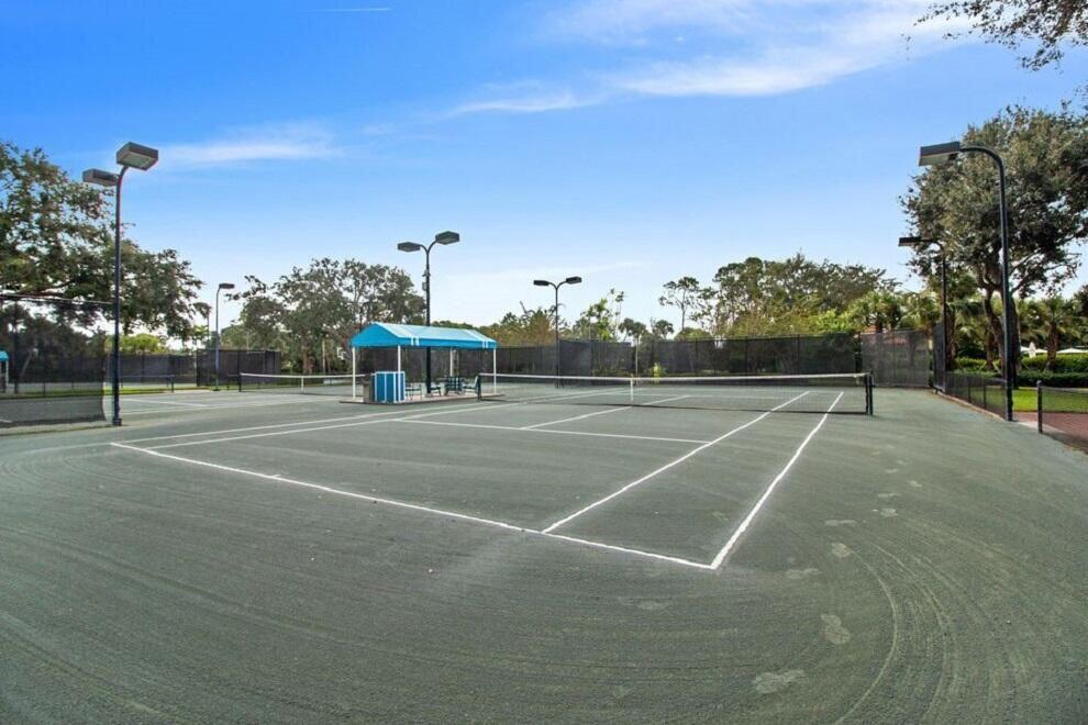 BREAKERS WEST - Residential