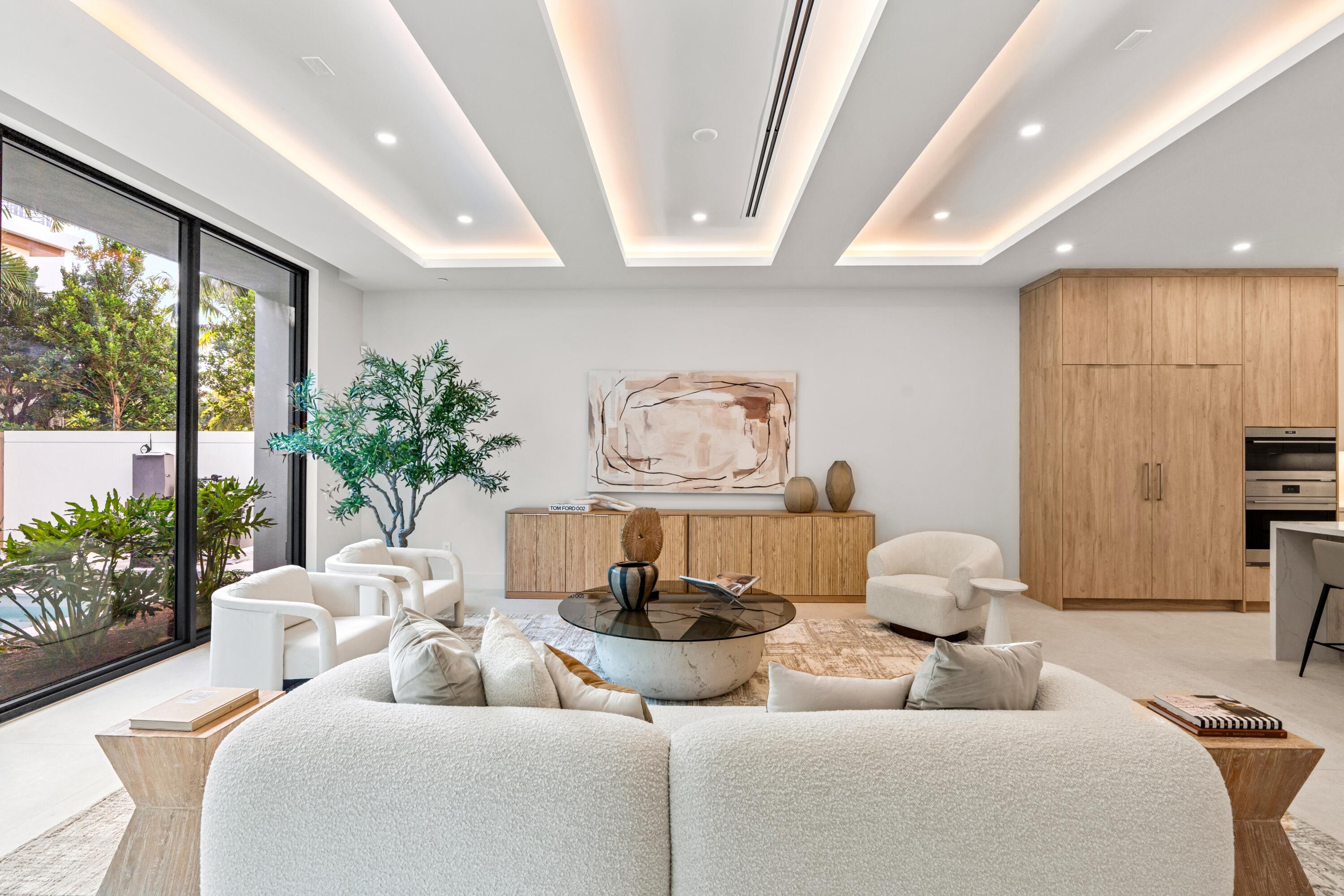 MIRAGE RESIDENCES - Residential