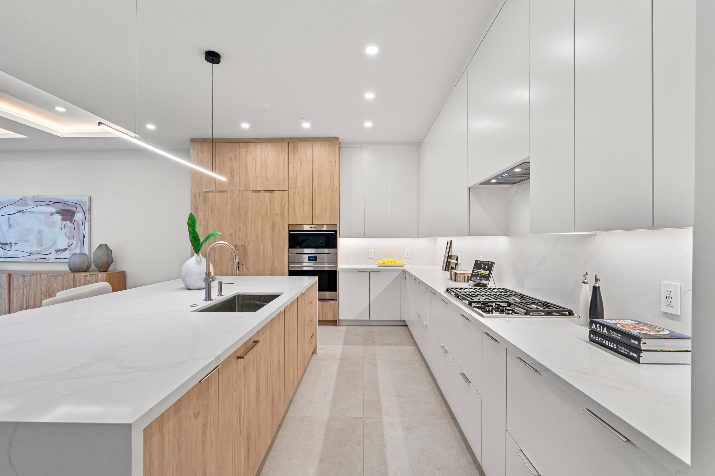 MIRAGE RESIDENCES - Residential