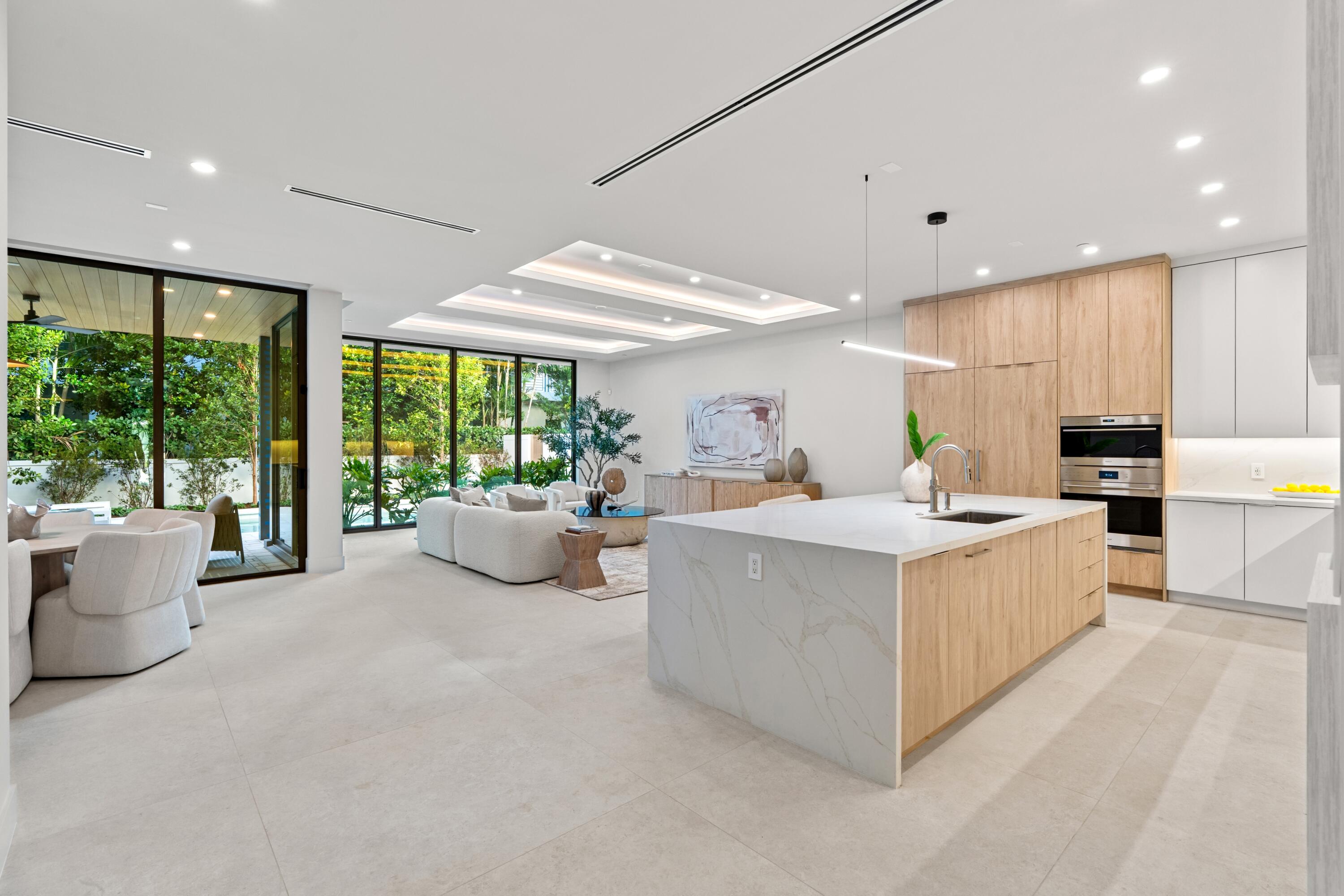 MIRAGE RESIDENCES - Residential
