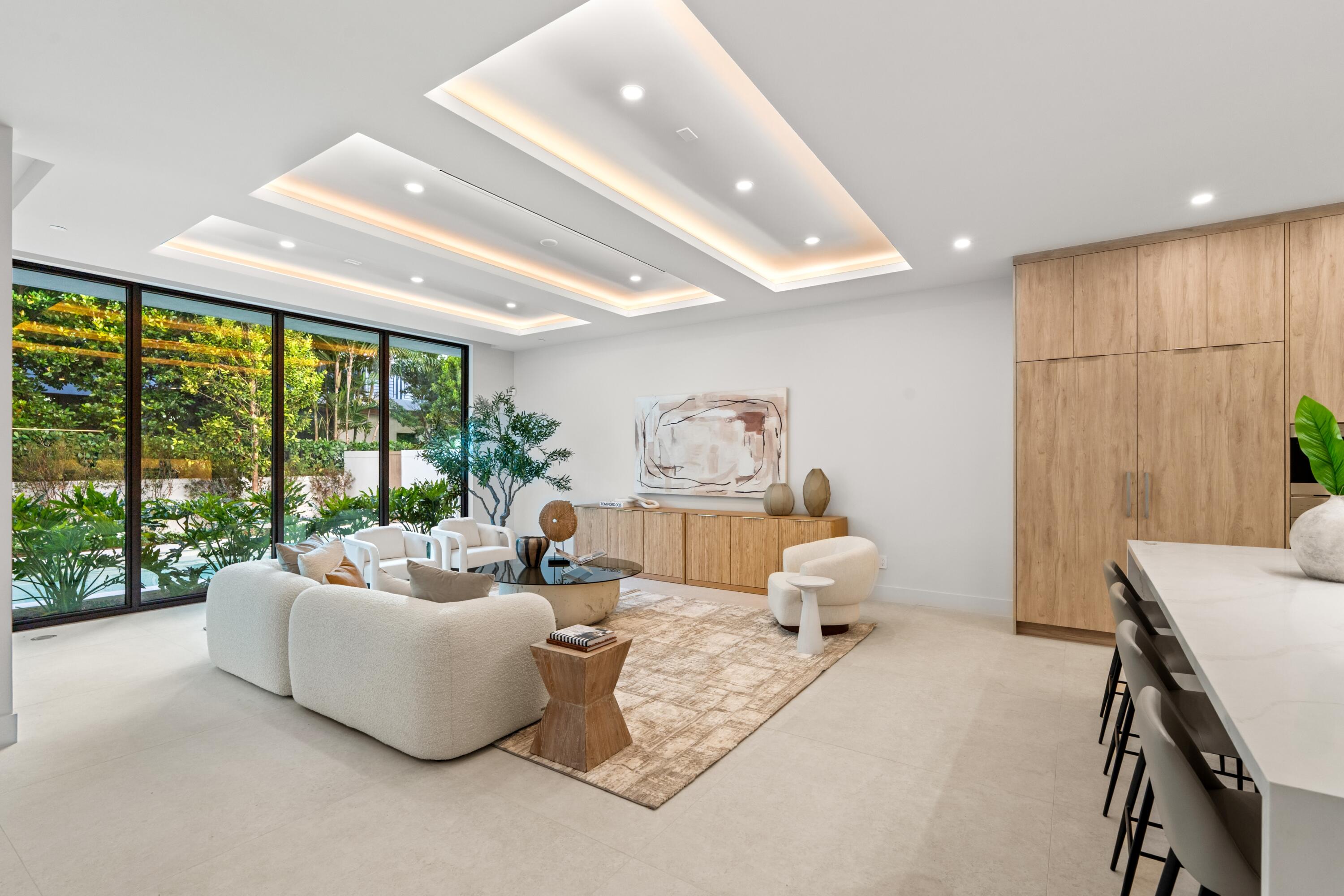 MIRAGE RESIDENCES - Residential