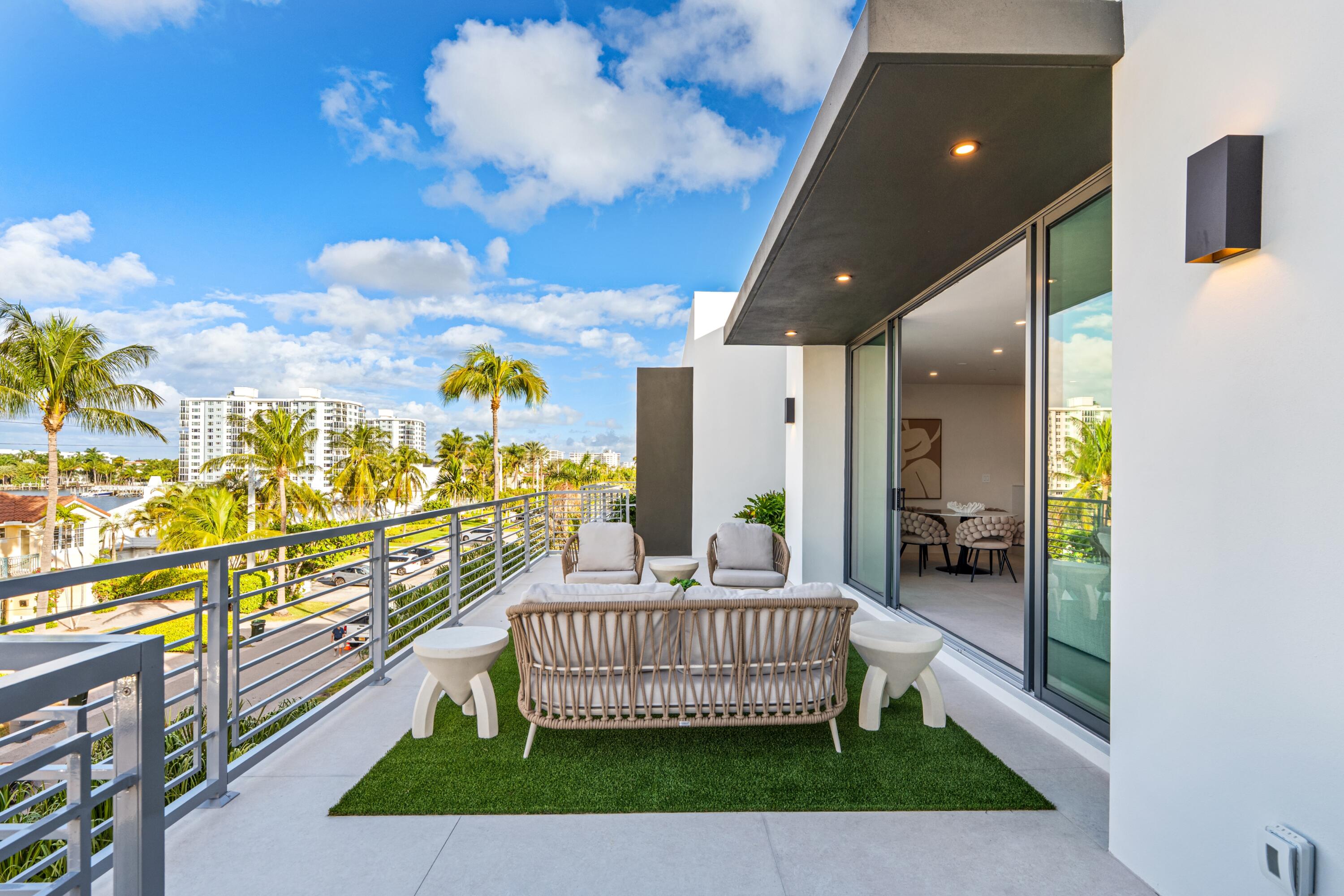 MIRAGE RESIDENCES - Residential