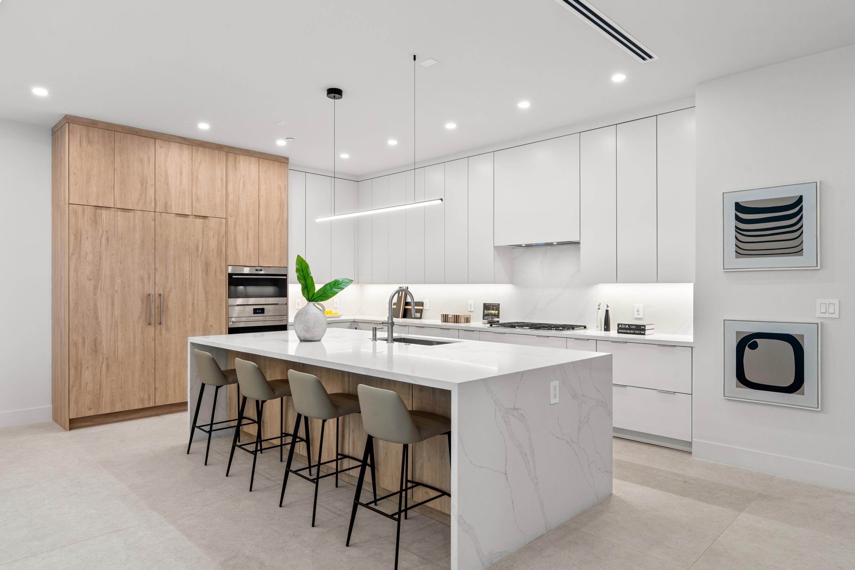 MIRAGE RESIDENCES - Residential