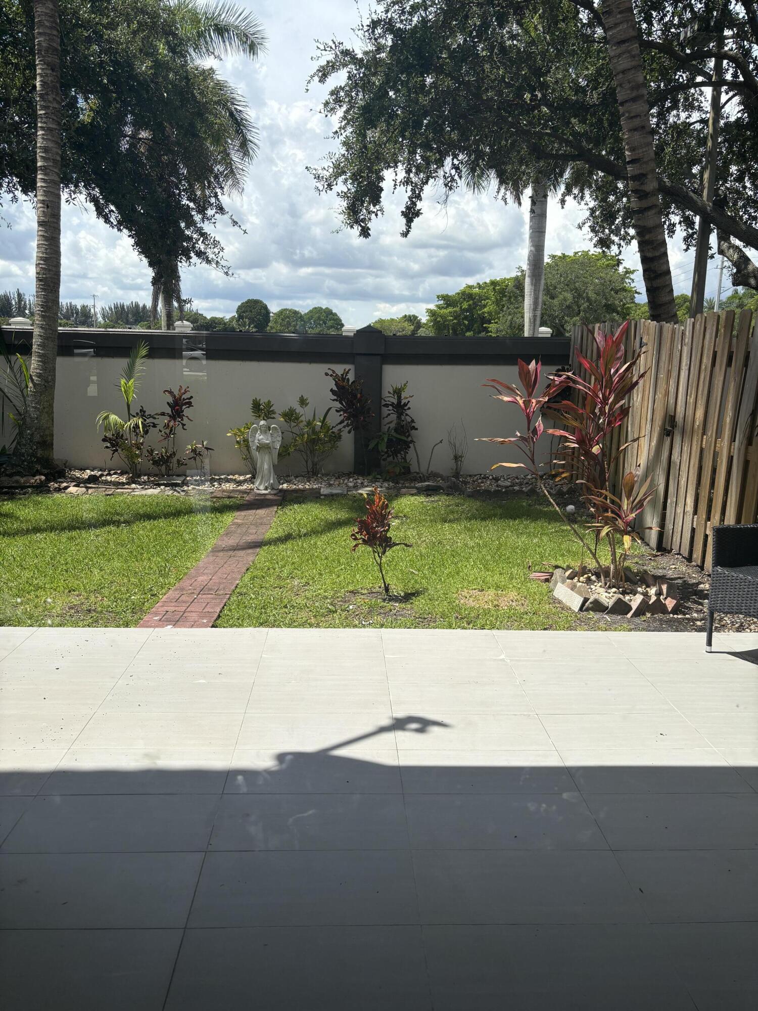 NEW RIVER ESTATES SEC 6 - Residential Lease