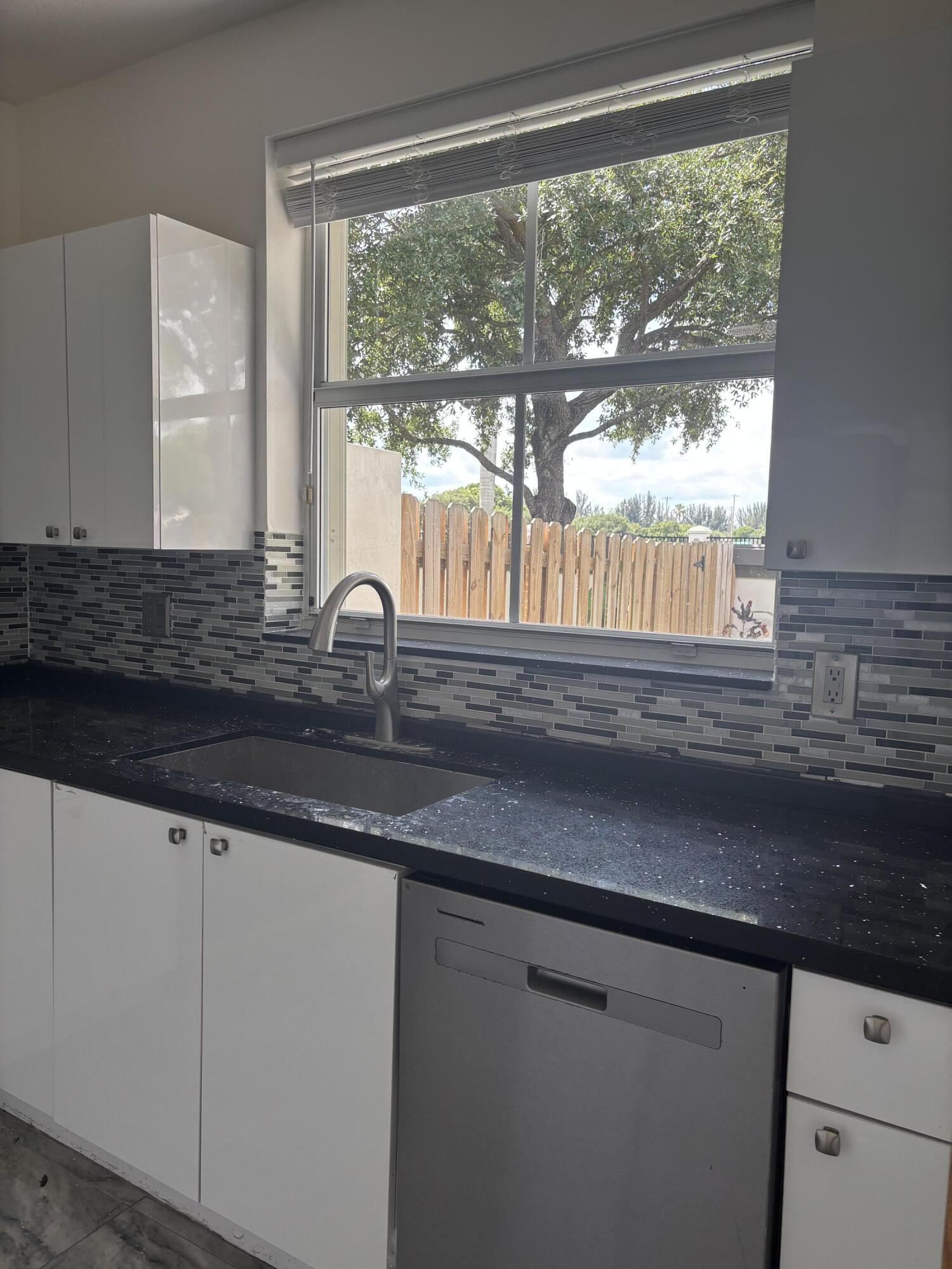 NEW RIVER ESTATES SEC 6 - Residential Lease