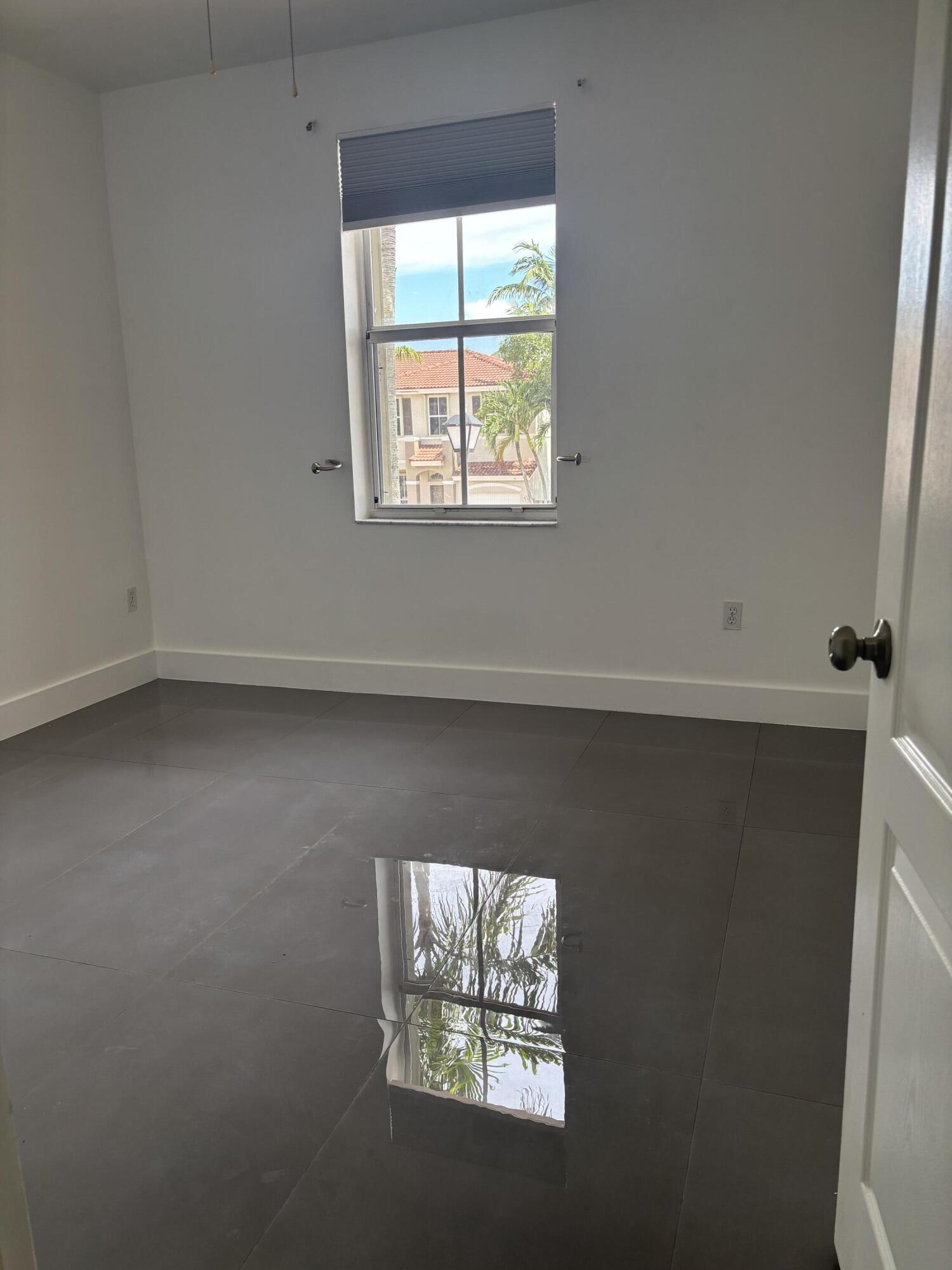 NEW RIVER ESTATES SEC 6 - Residential Lease