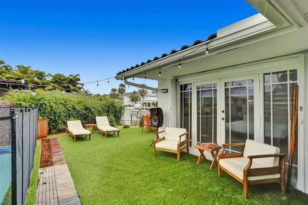 EASTERN SHORES - Residential