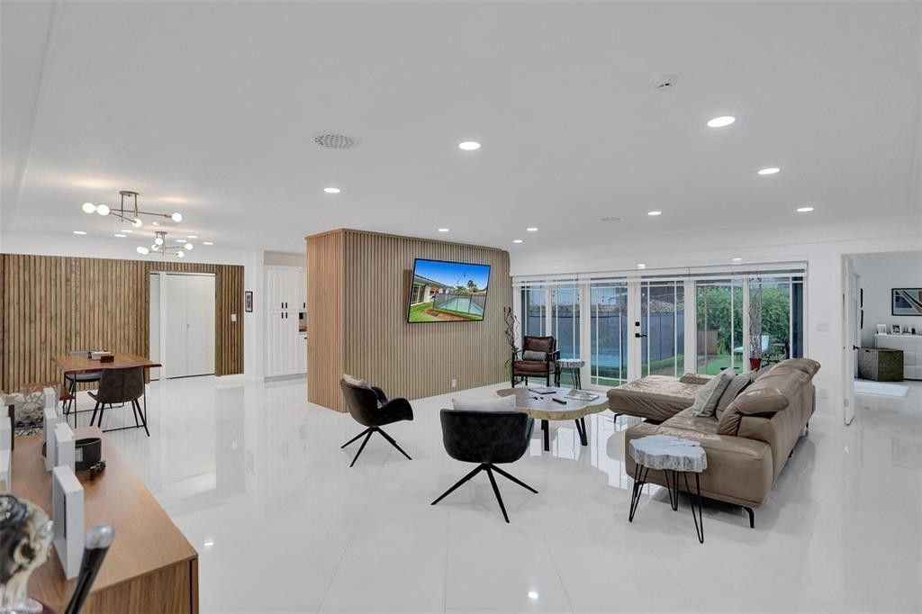 EASTERN SHORES - Residential