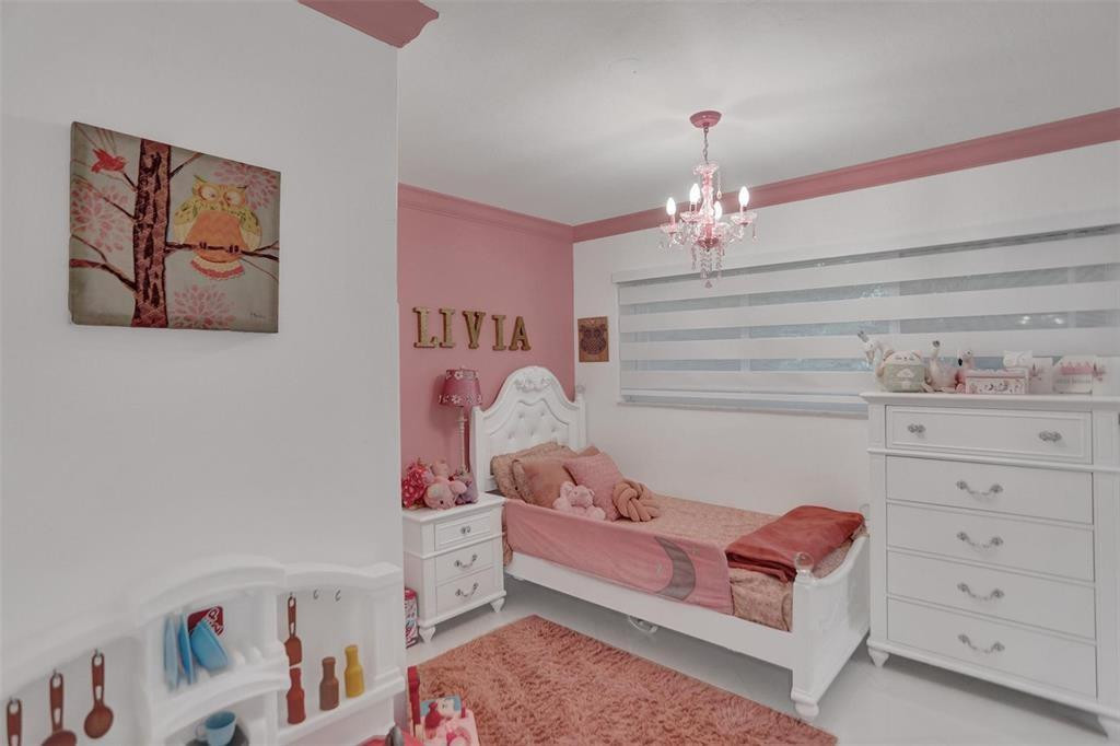 EASTERN SHORES - Residential