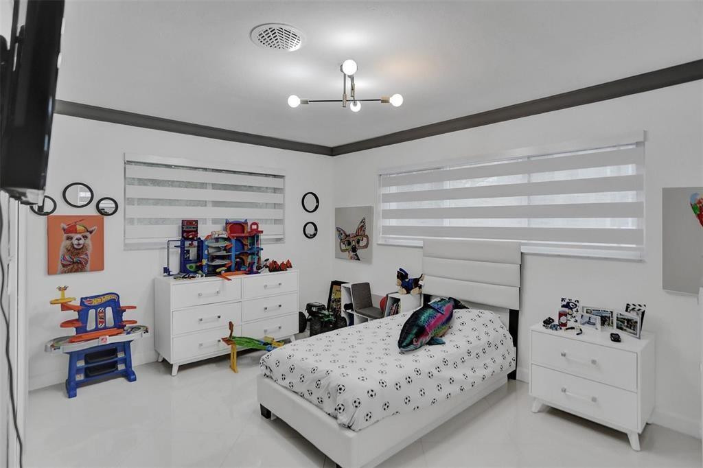 EASTERN SHORES - Residential