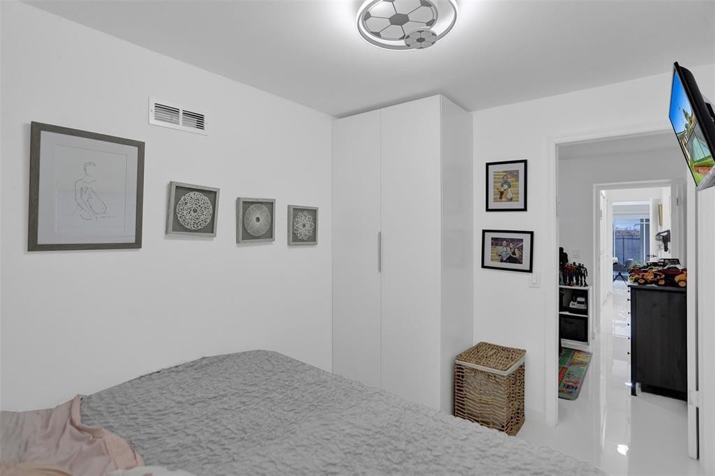 EASTERN SHORES - Residential