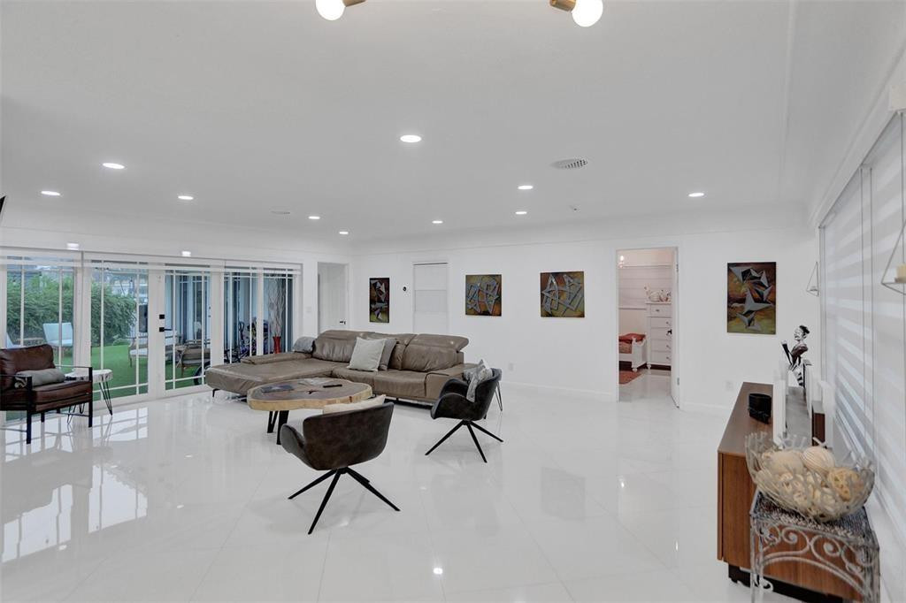 EASTERN SHORES - Residential