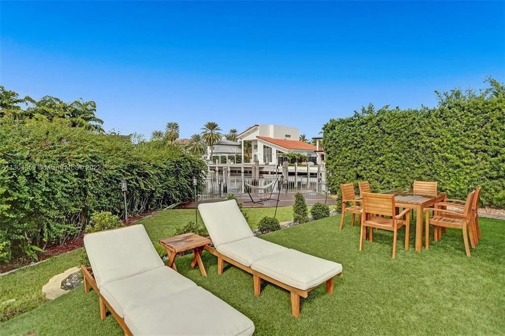 EASTERN SHORES - Residential