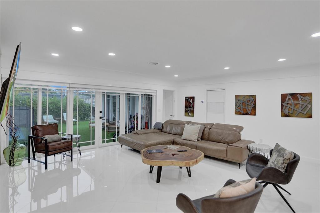 EASTERN SHORES - Residential