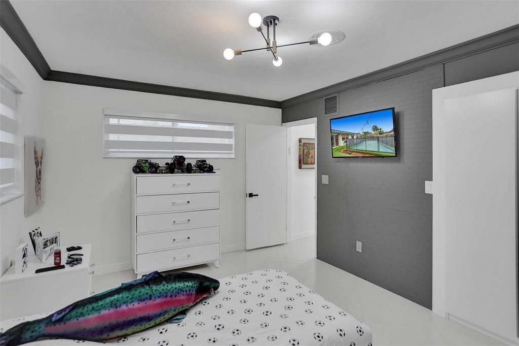 EASTERN SHORES - Residential