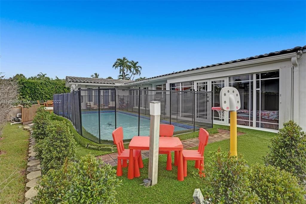 EASTERN SHORES - Residential