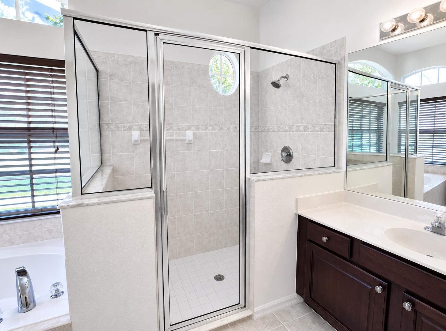 PALM LAKES GARDENS - Residential