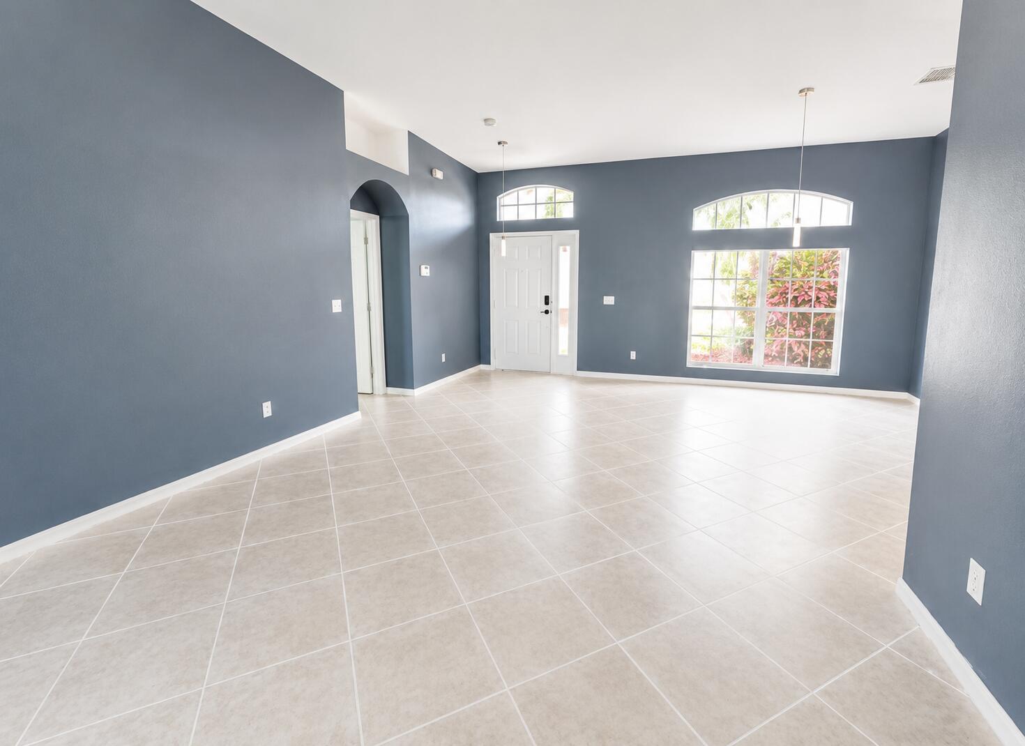 PALM LAKES GARDENS - Residential
