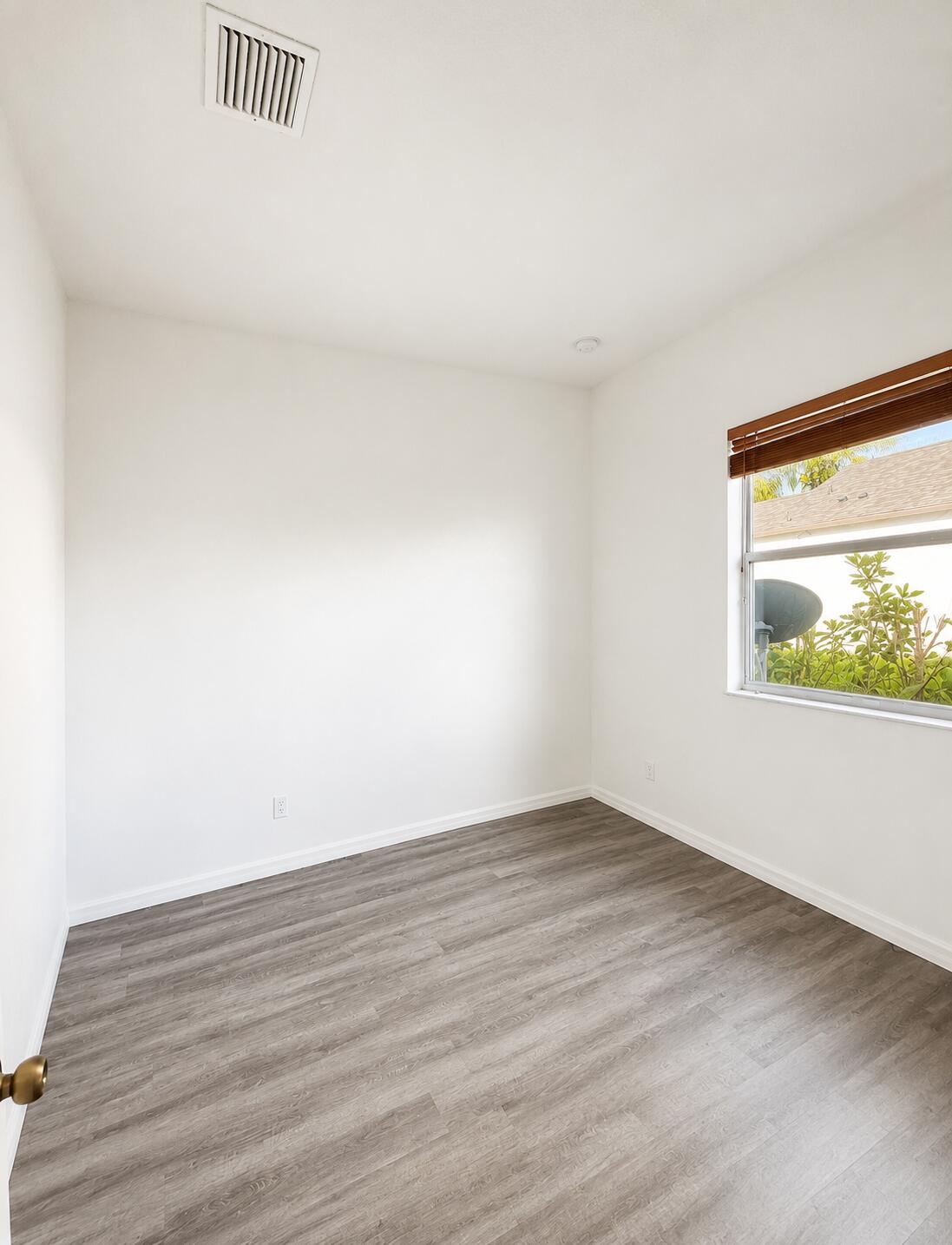 PALM LAKES GARDENS - Residential