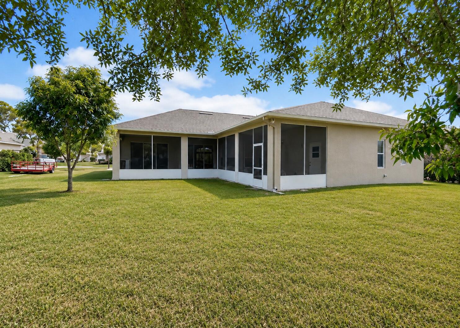 PALM LAKES GARDENS - Residential