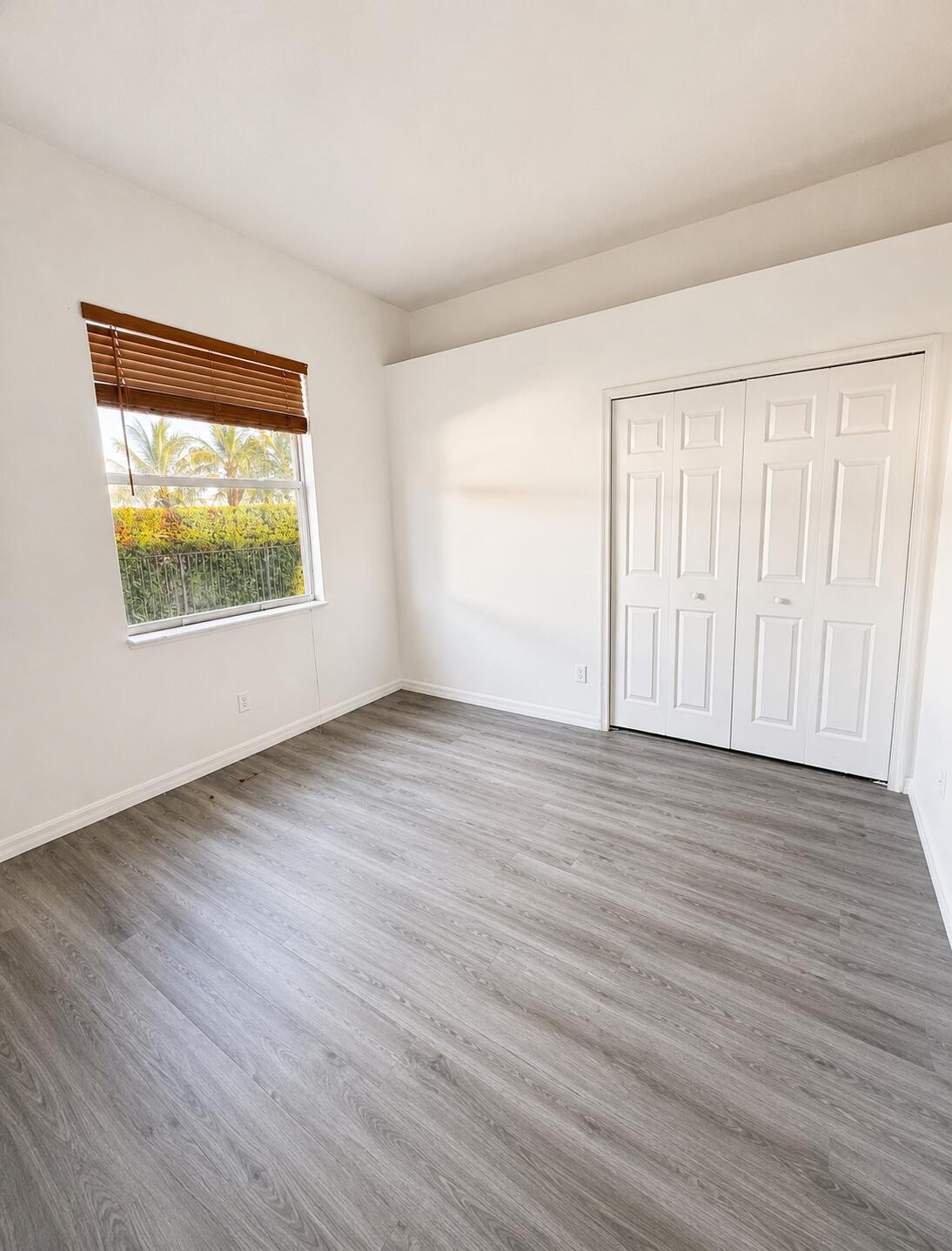 PALM LAKES GARDENS - Residential