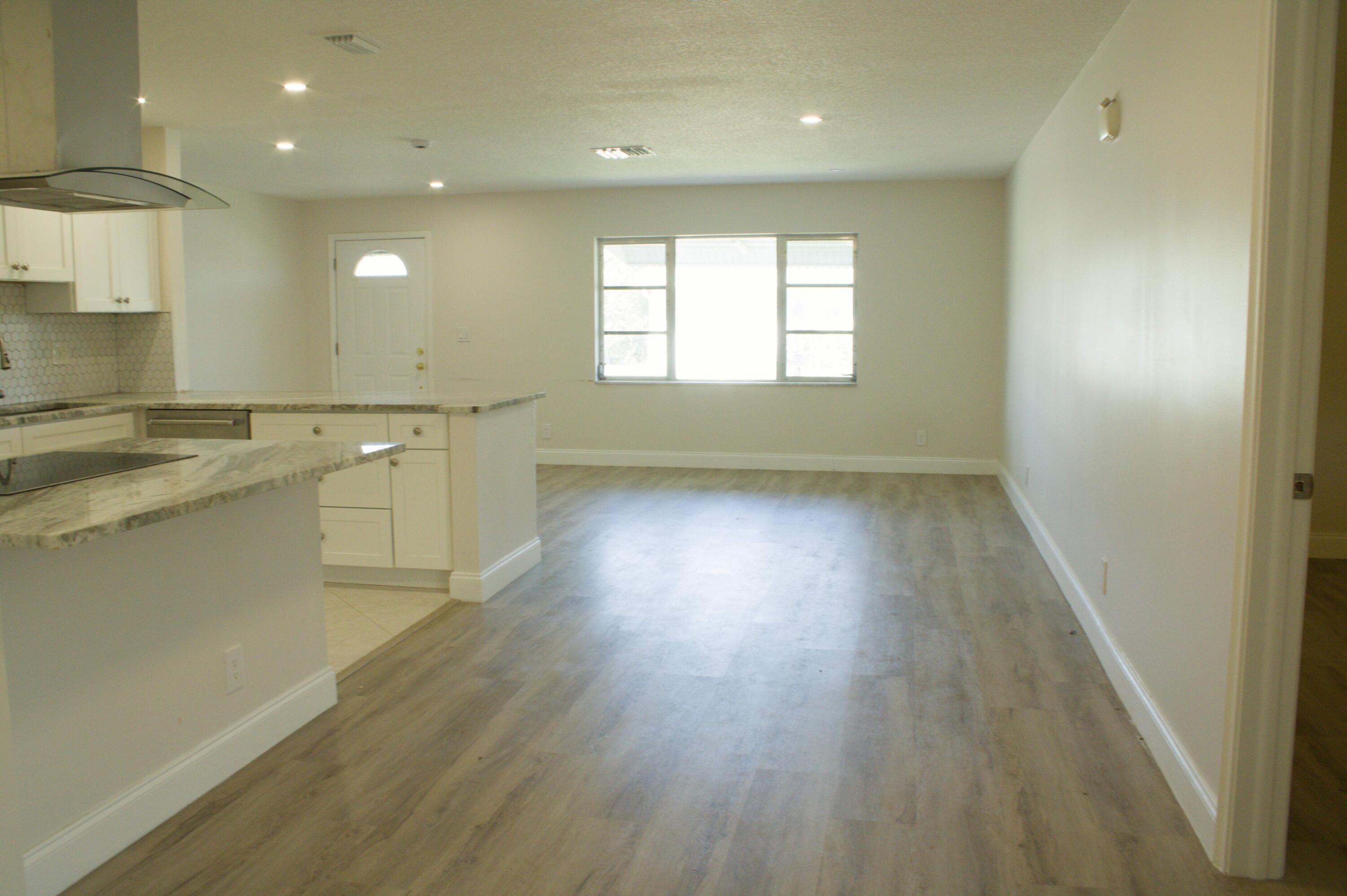 DELRAY VILLAS 1 - Residential