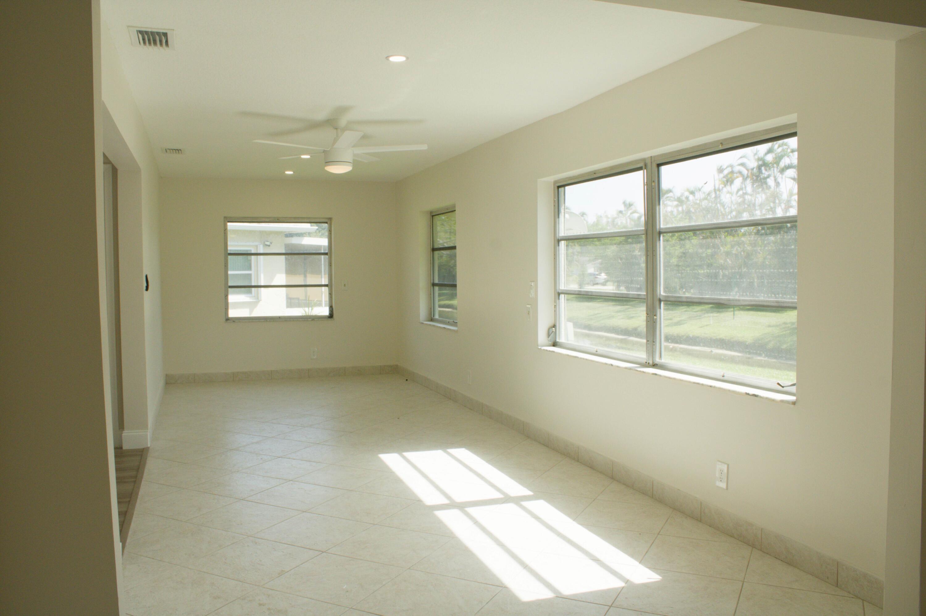 DELRAY VILLAS 1 - Residential