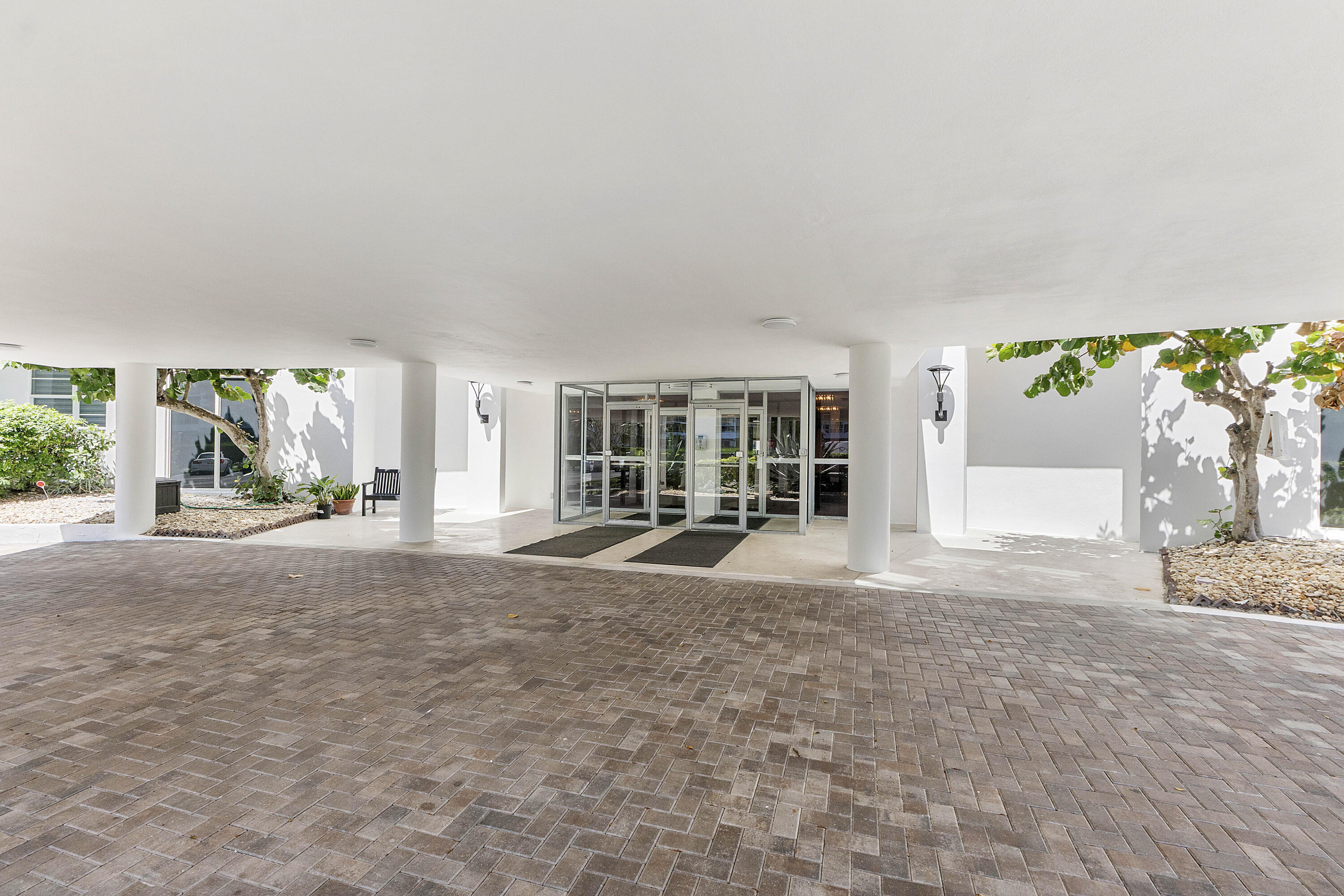 PATRICIAN - Residential Lease