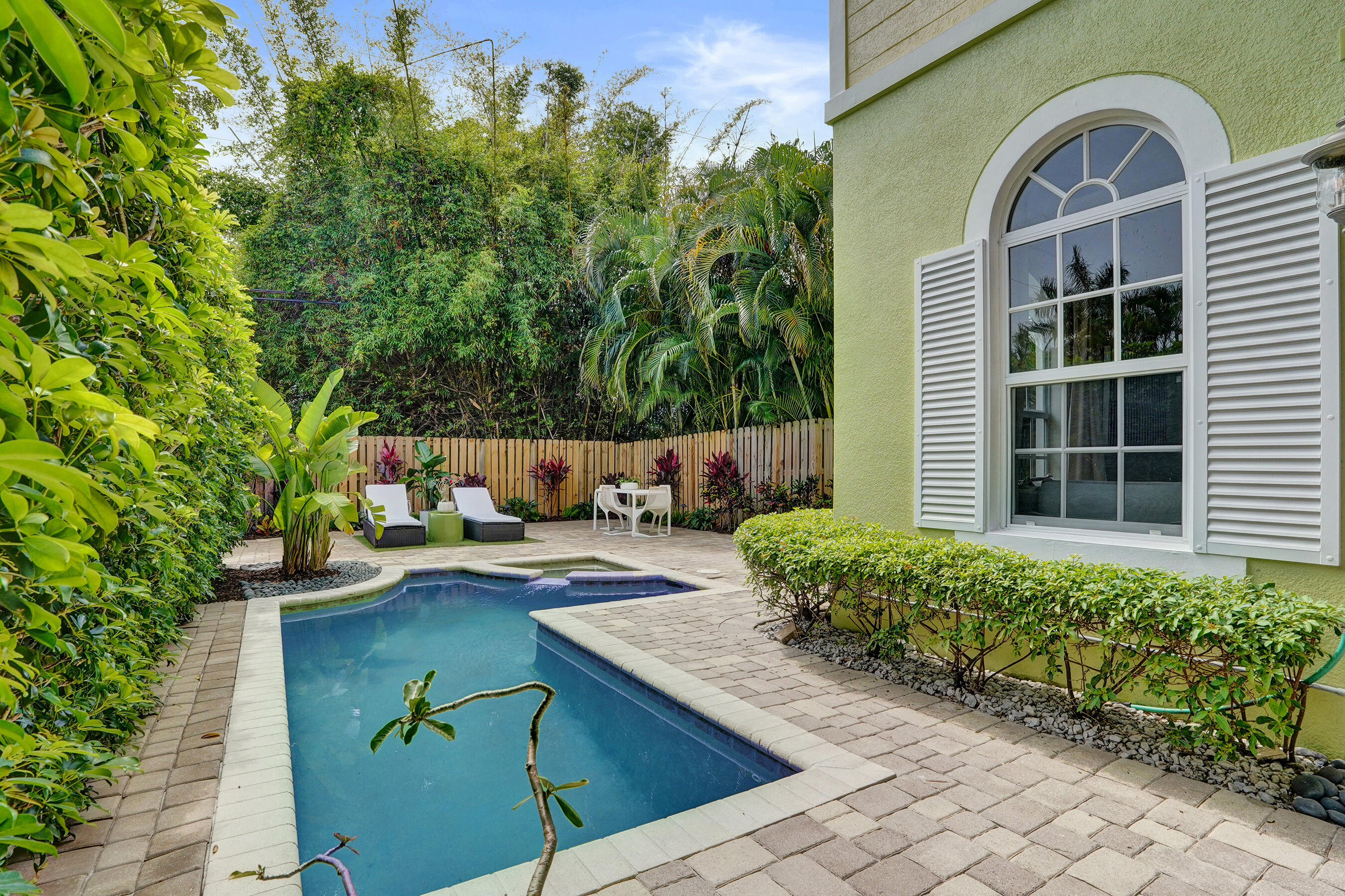 HIGHLAND ESTATES - Residential