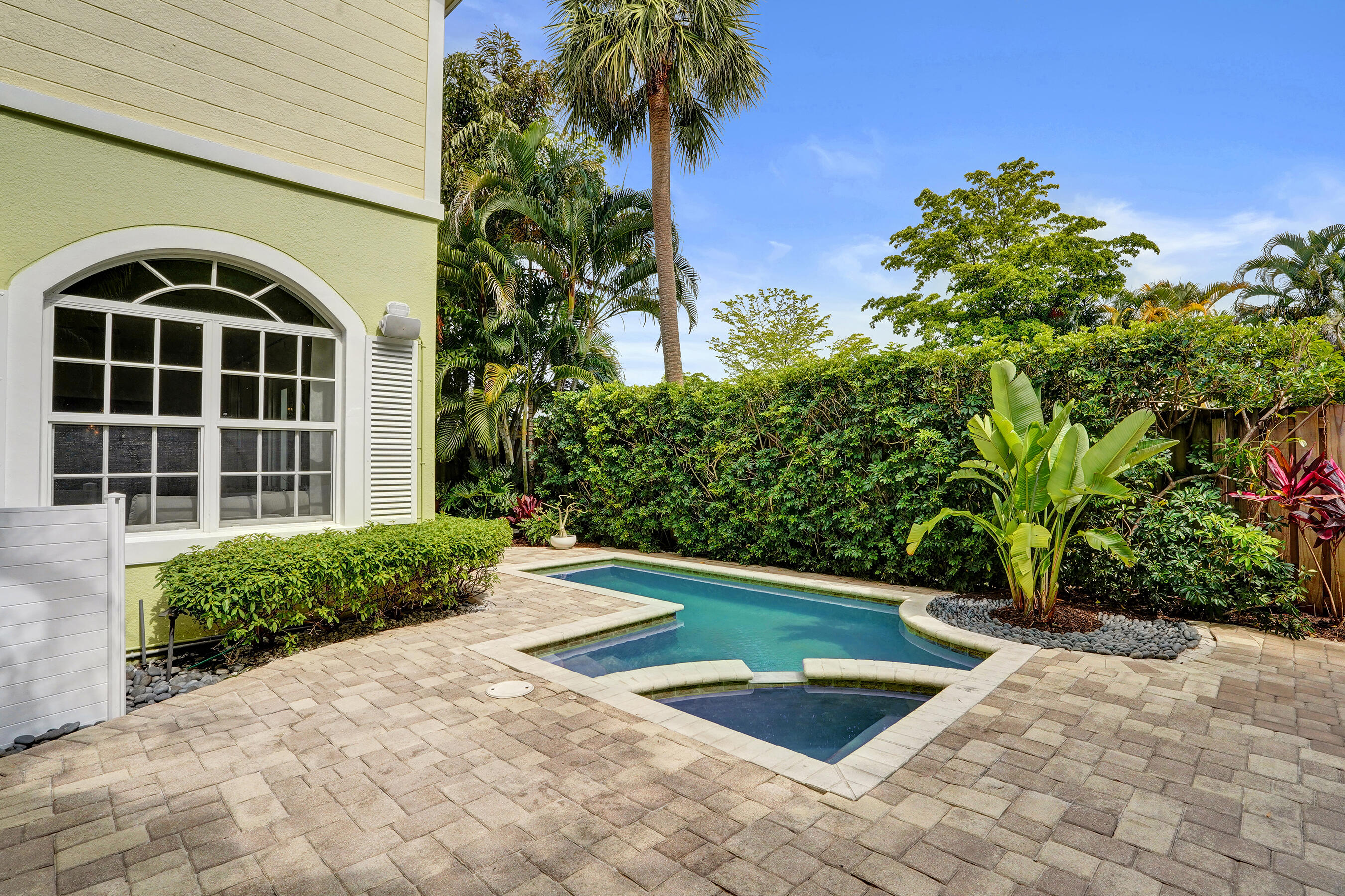 HIGHLAND ESTATES - Residential