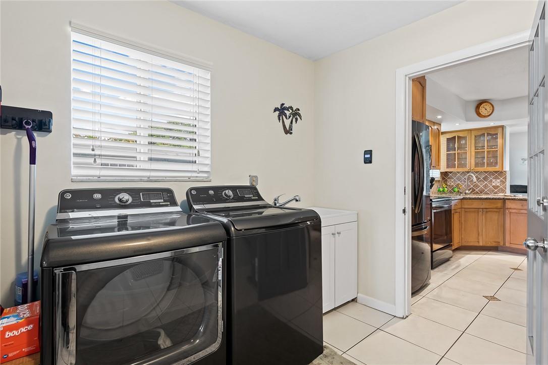 Hollywood Hills 6-22 B - Residential