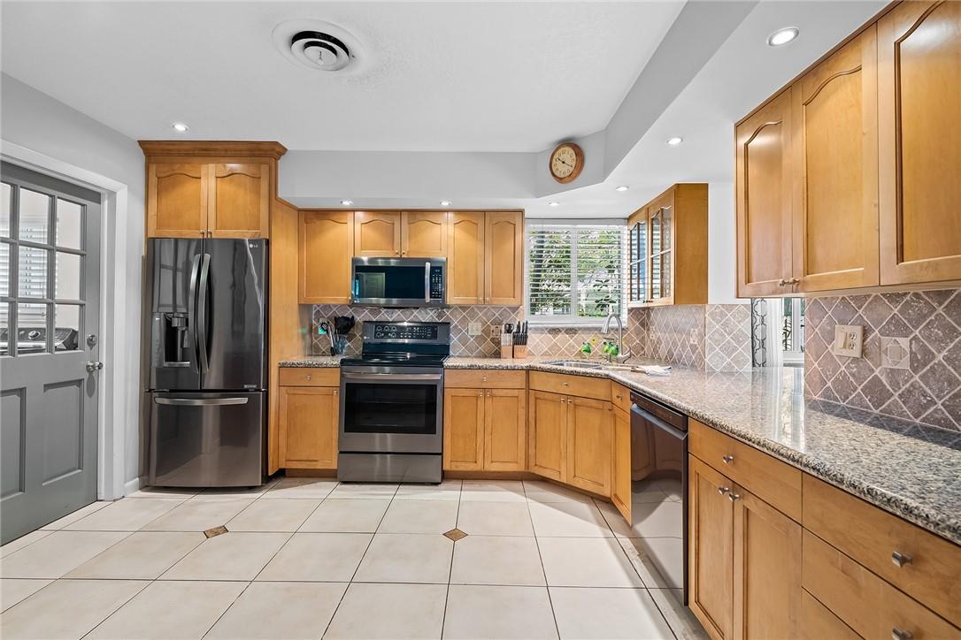 Hollywood Hills 6-22 B - Residential