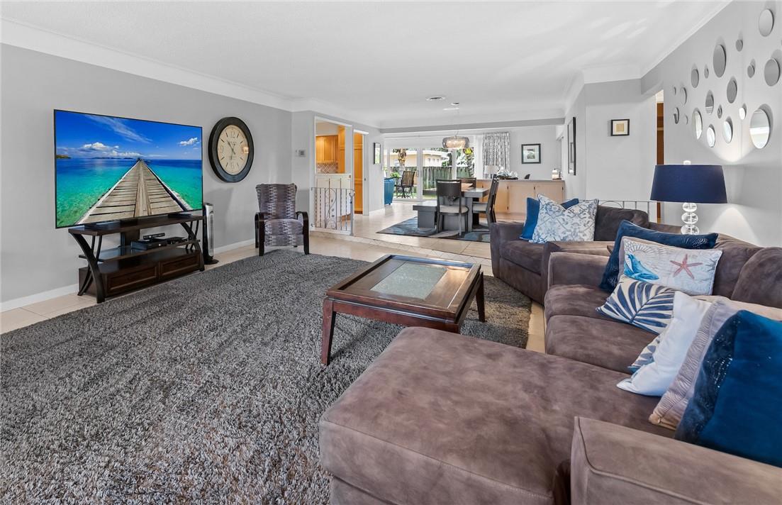 Hollywood Hills 6-22 B - Residential
