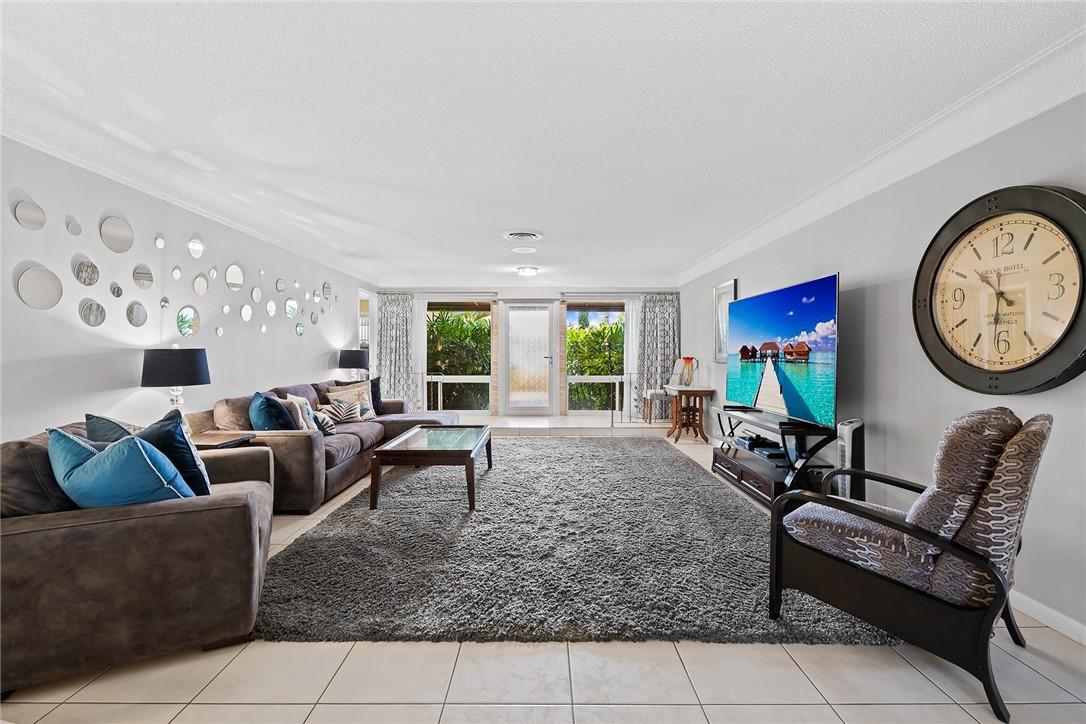 Hollywood Hills 6-22 B - Residential