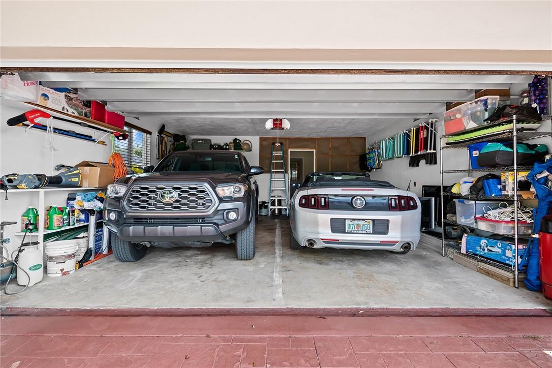Hollywood Hills 6-22 B - Residential