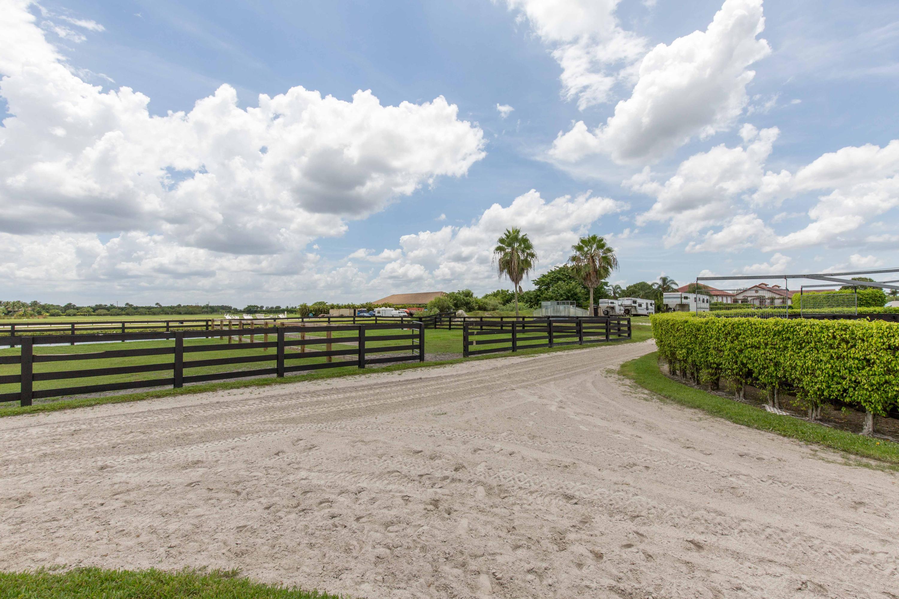 PALM BEACH POINT EAST - Residential