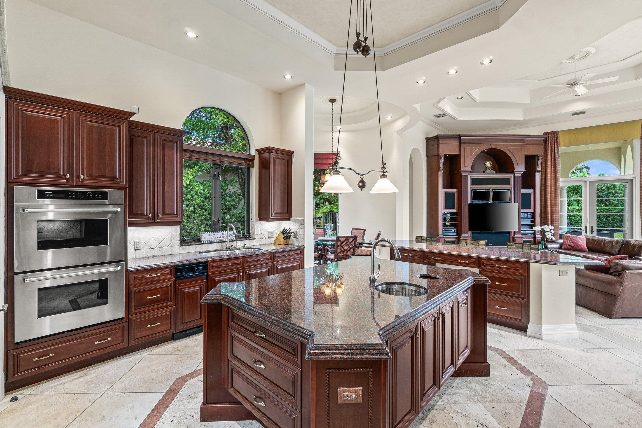 VINTAGE OAKS / POLO CLUN - Residential