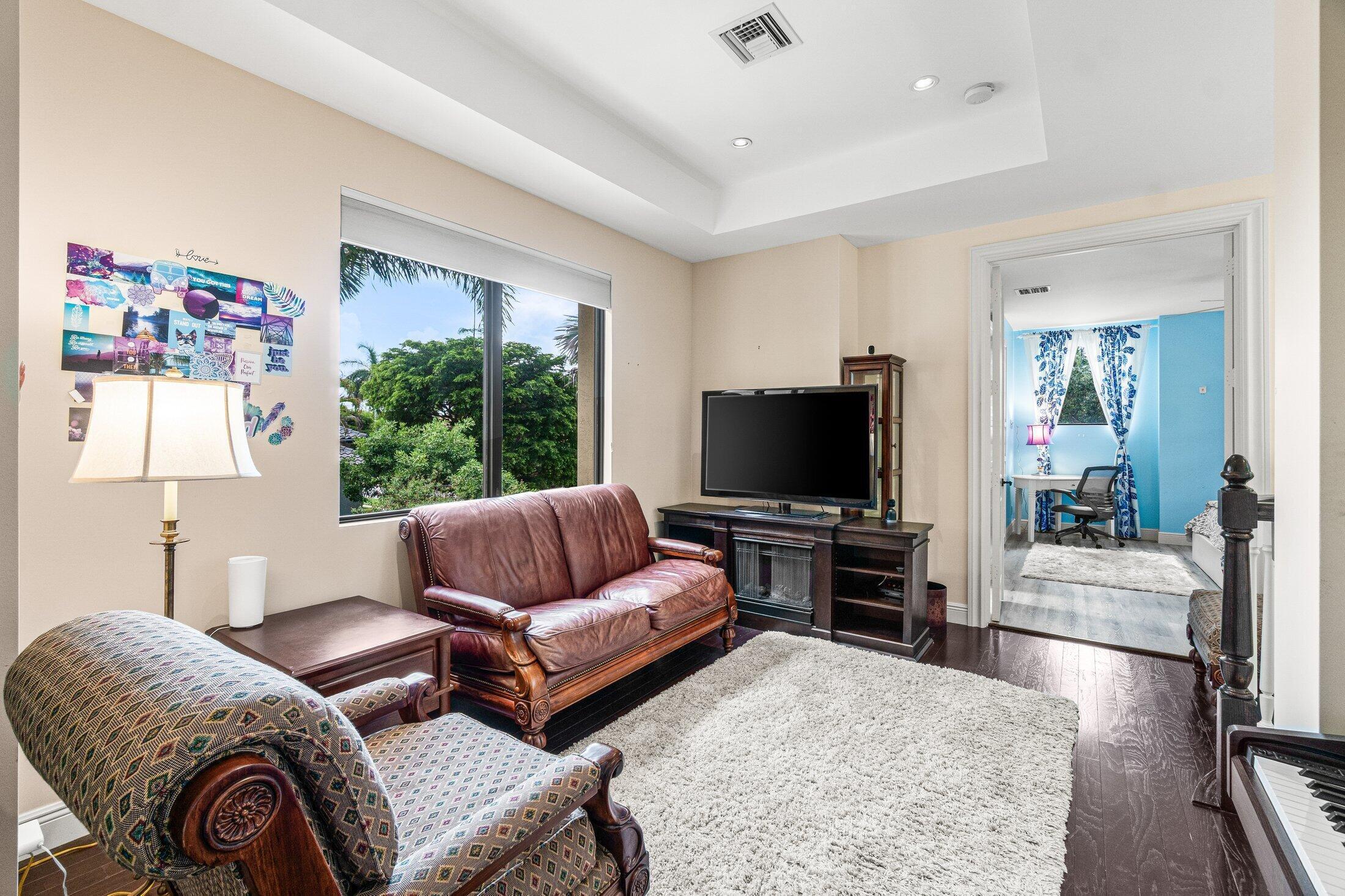 VINTAGE OAKS / POLO CLUN - Residential