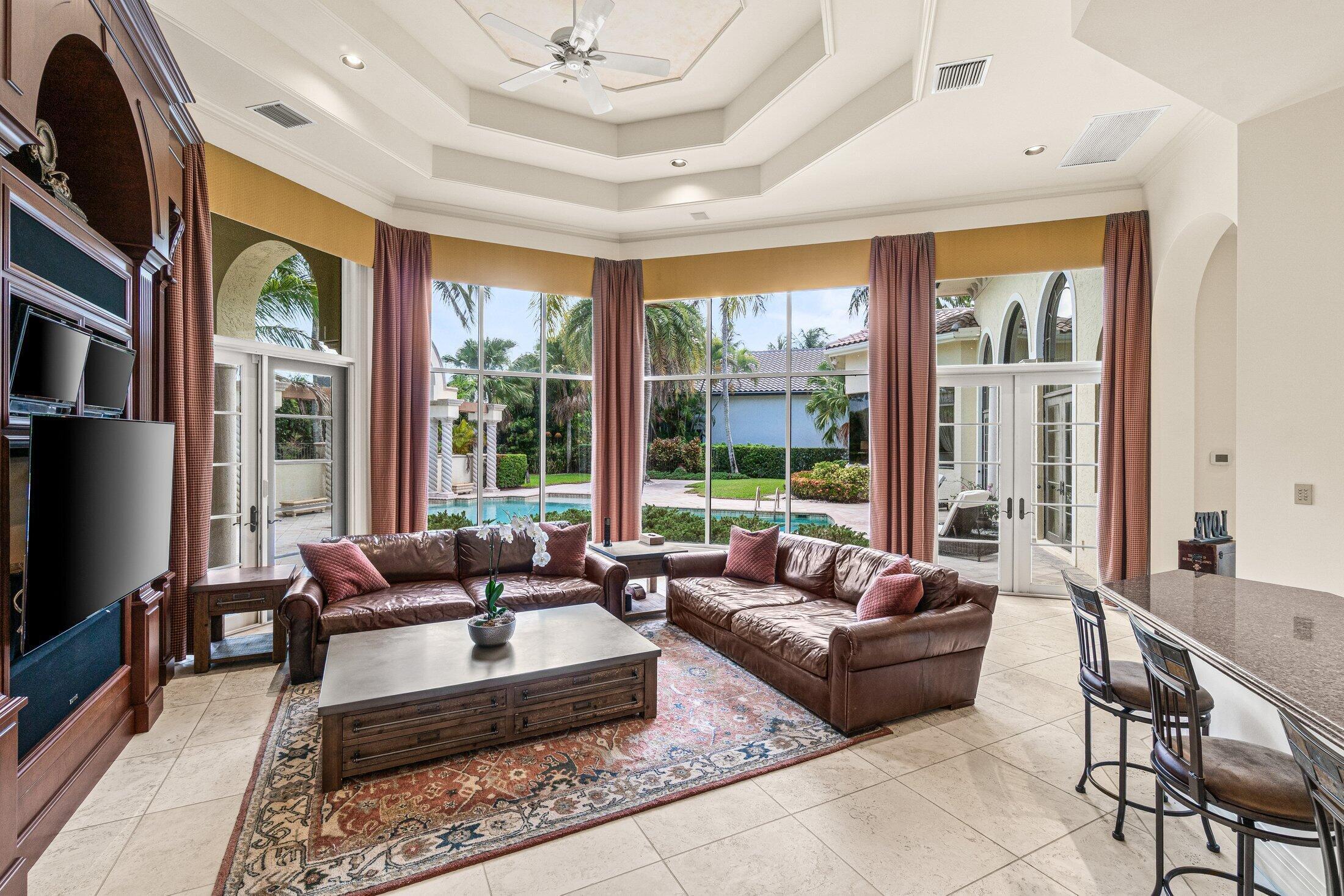 VINTAGE OAKS / POLO CLUN - Residential