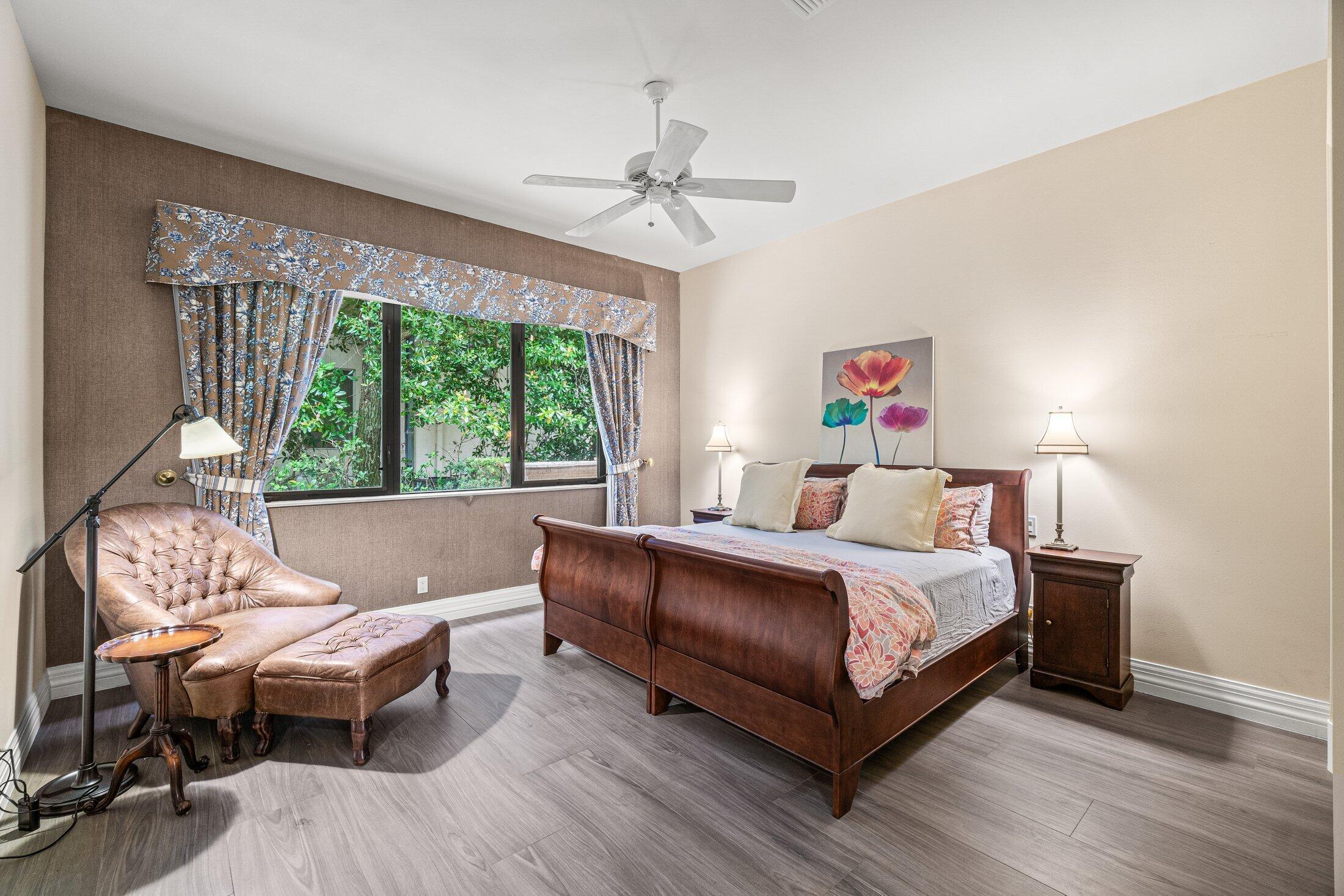 VINTAGE OAKS / POLO CLUN - Residential