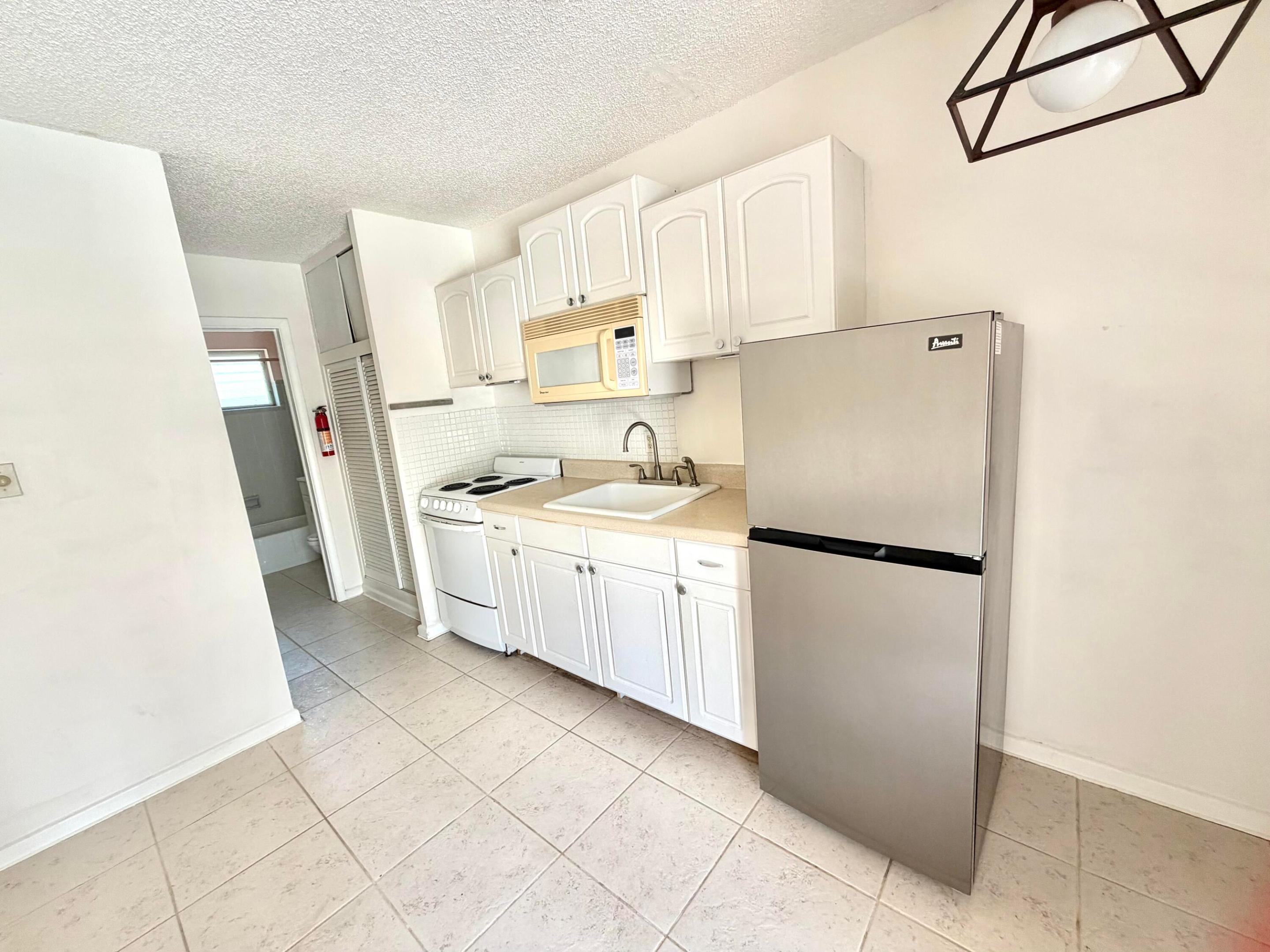PALM BEACH SHORES - Residential Lease