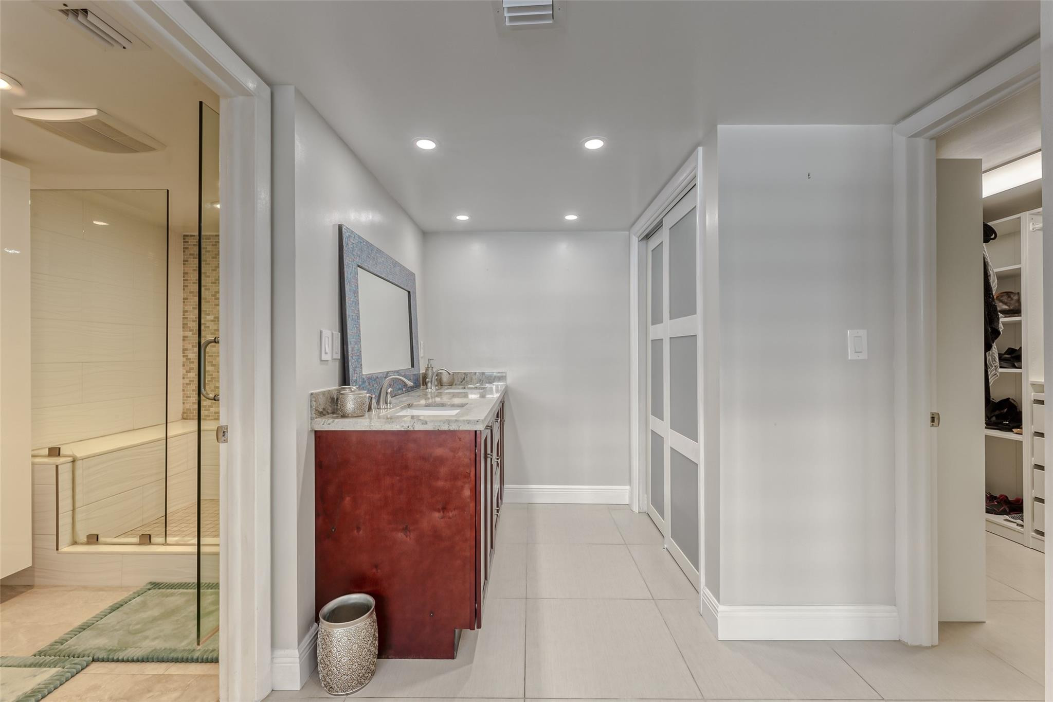 PLAYA DEL MAR CONDO - Residential