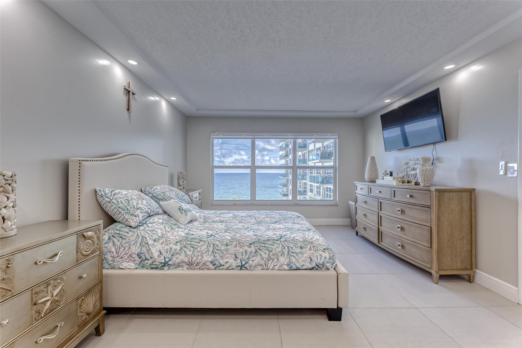 PLAYA DEL MAR CONDO - Residential