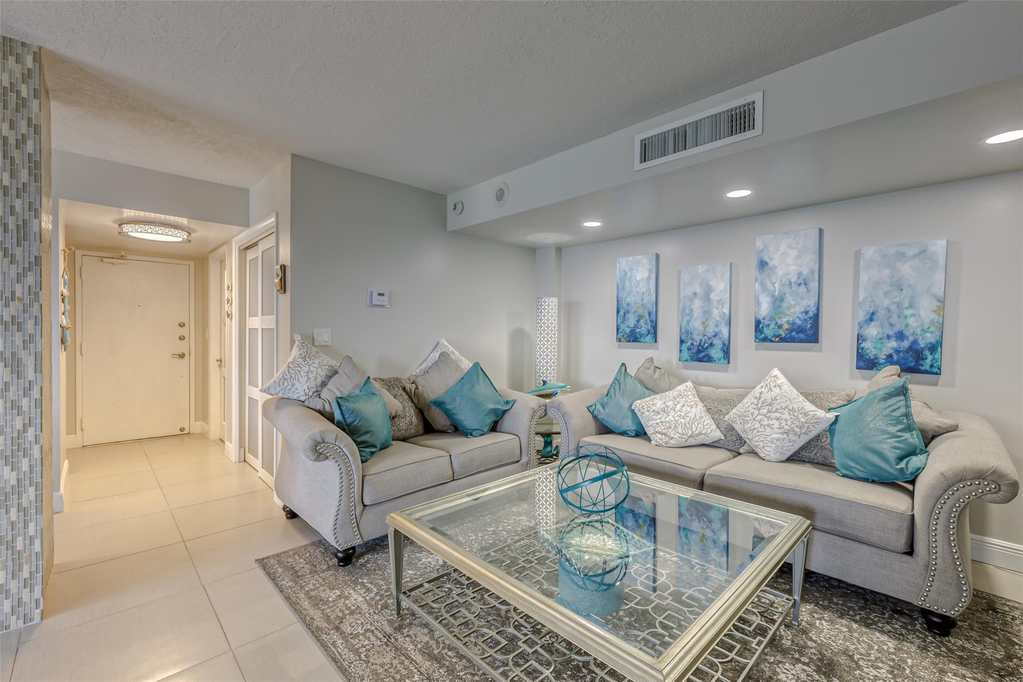 PLAYA DEL MAR CONDO - Residential