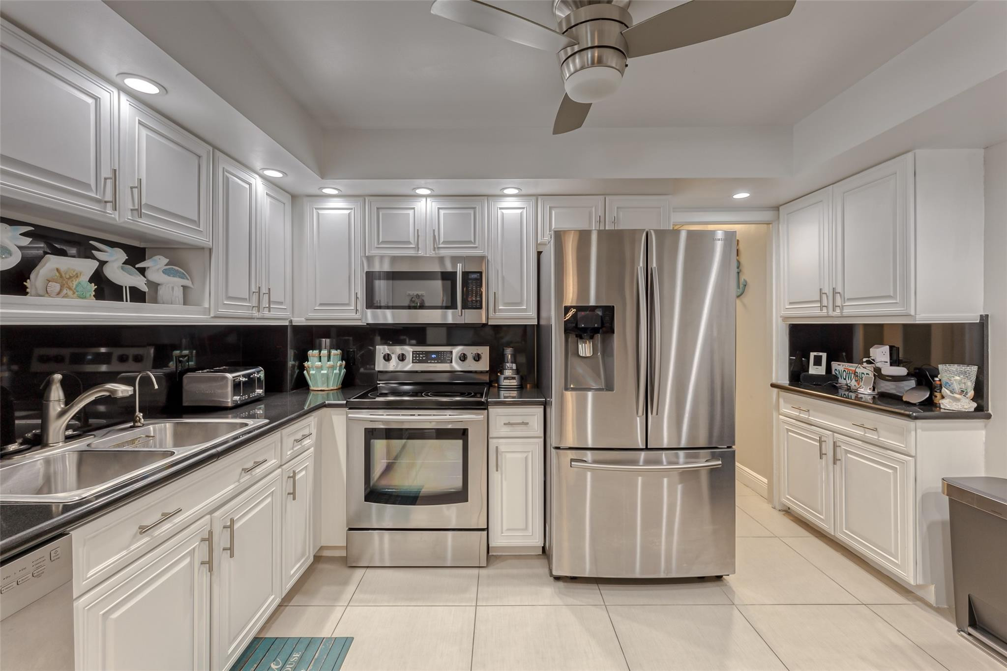 PLAYA DEL MAR CONDO - Residential