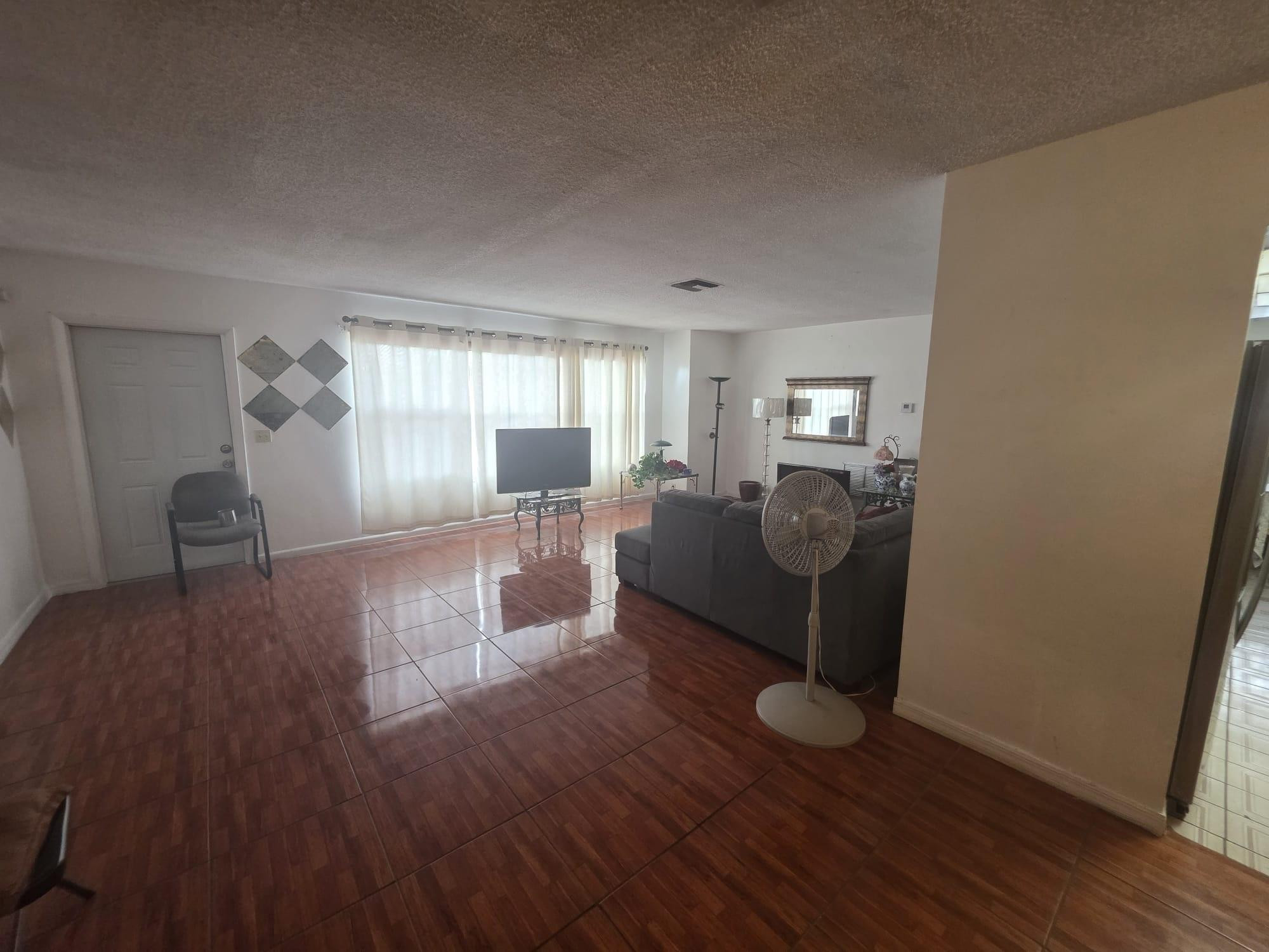 FALCON SUB NO ONE - Residential