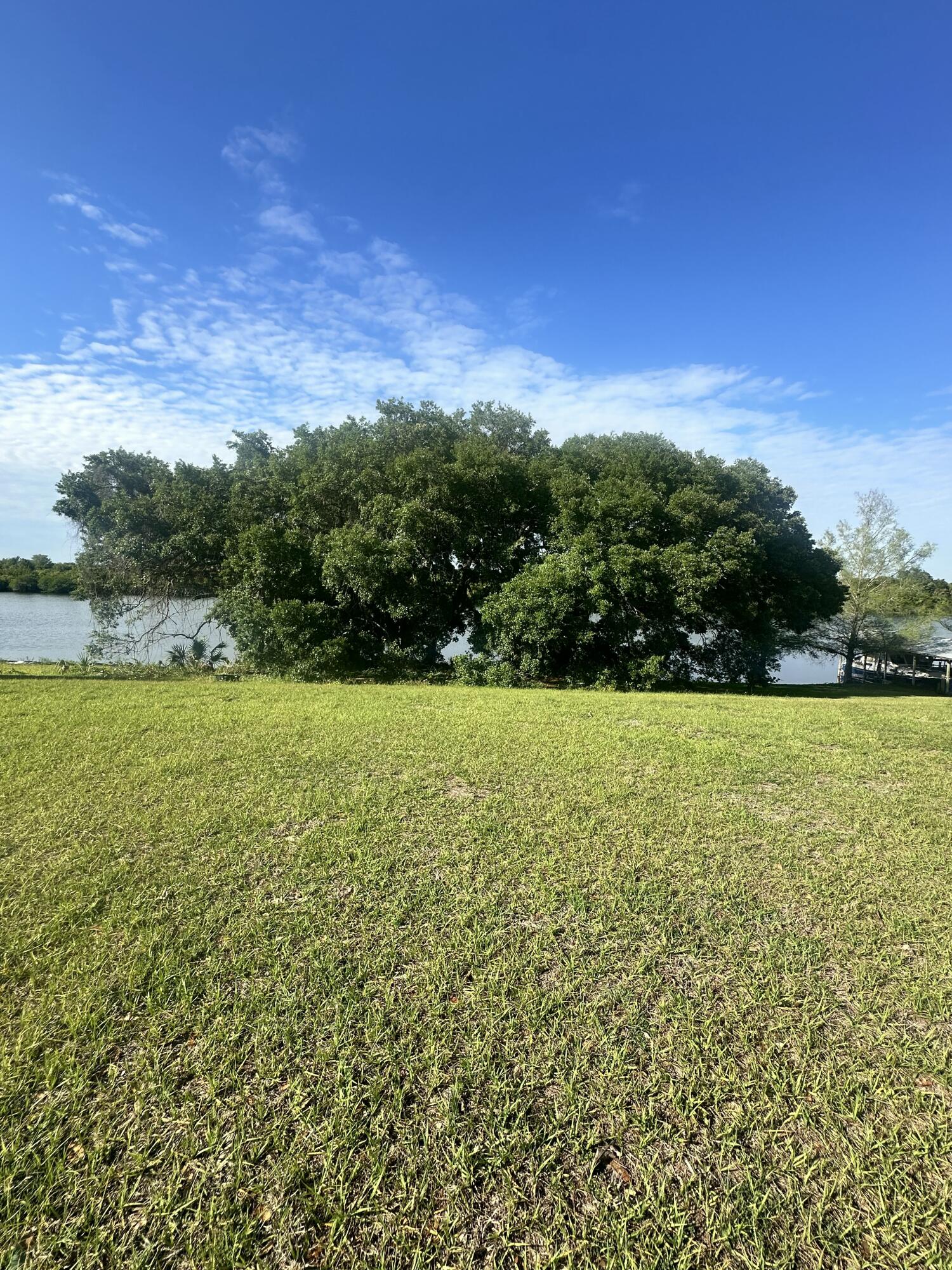 RIVER OAK ACRES - Land