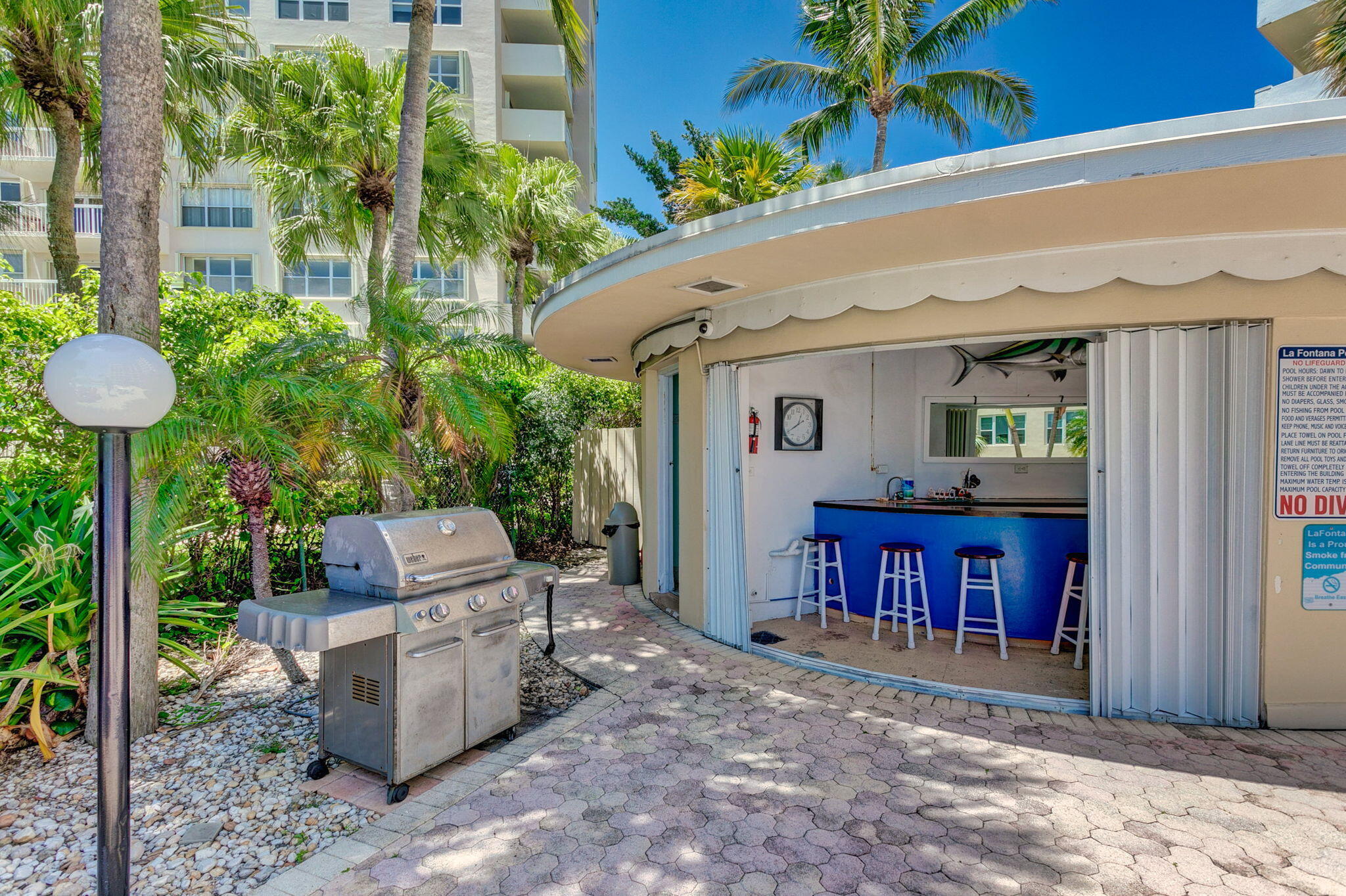 LA FONTANA APTS OF PALM BEACH INC - Residential Lease
