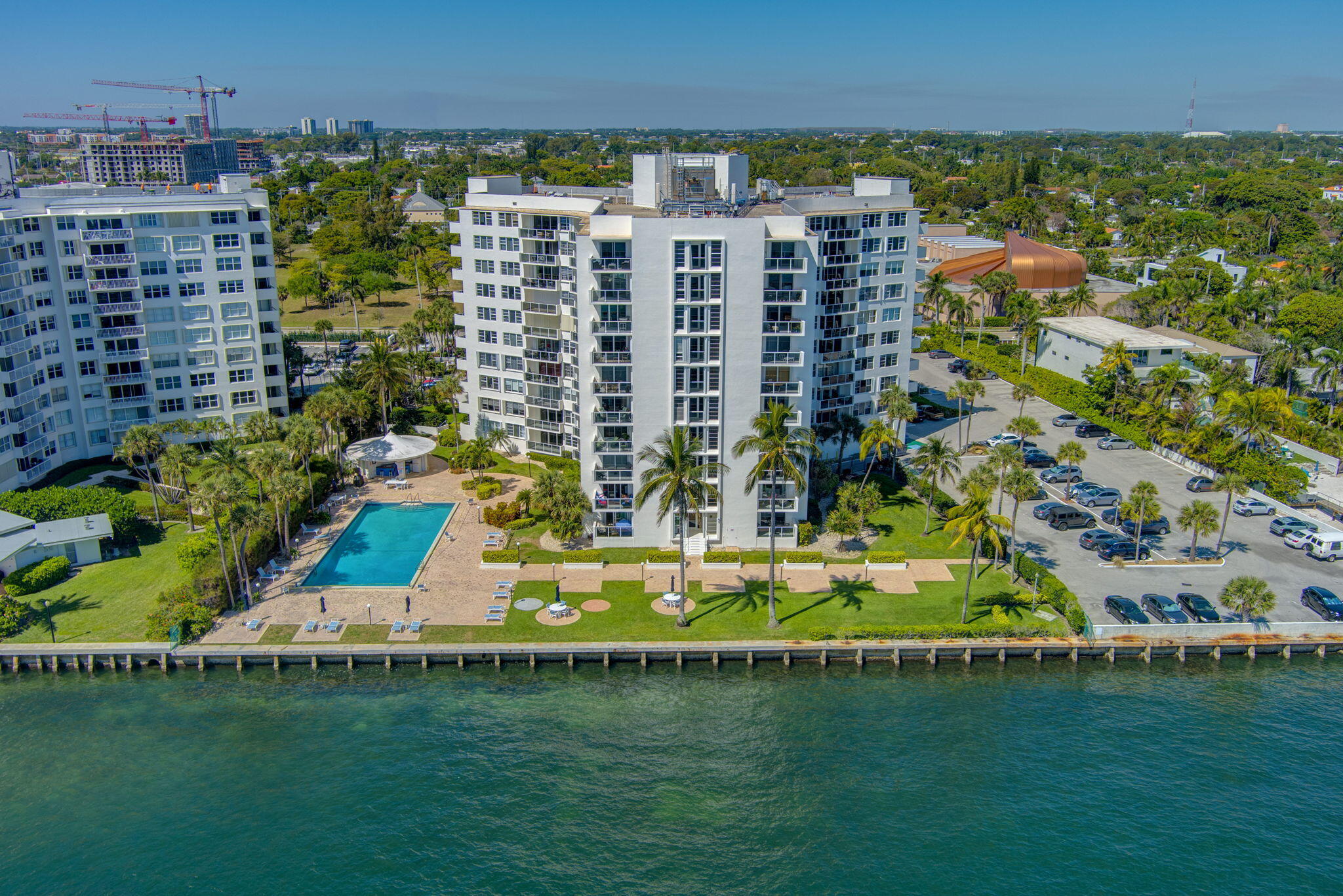 LA FONTANA APTS OF PALM BEACH INC - Residential Lease